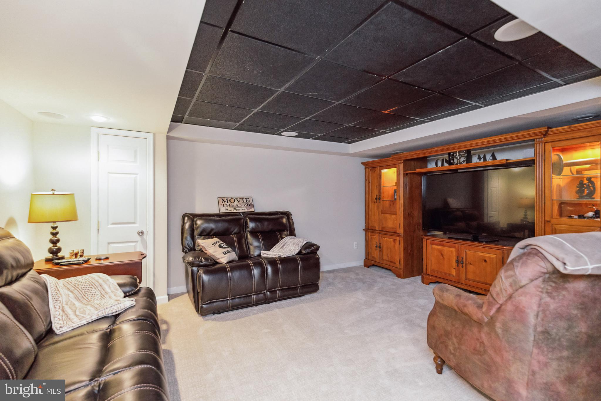 ASHBURN MEWS - Residential