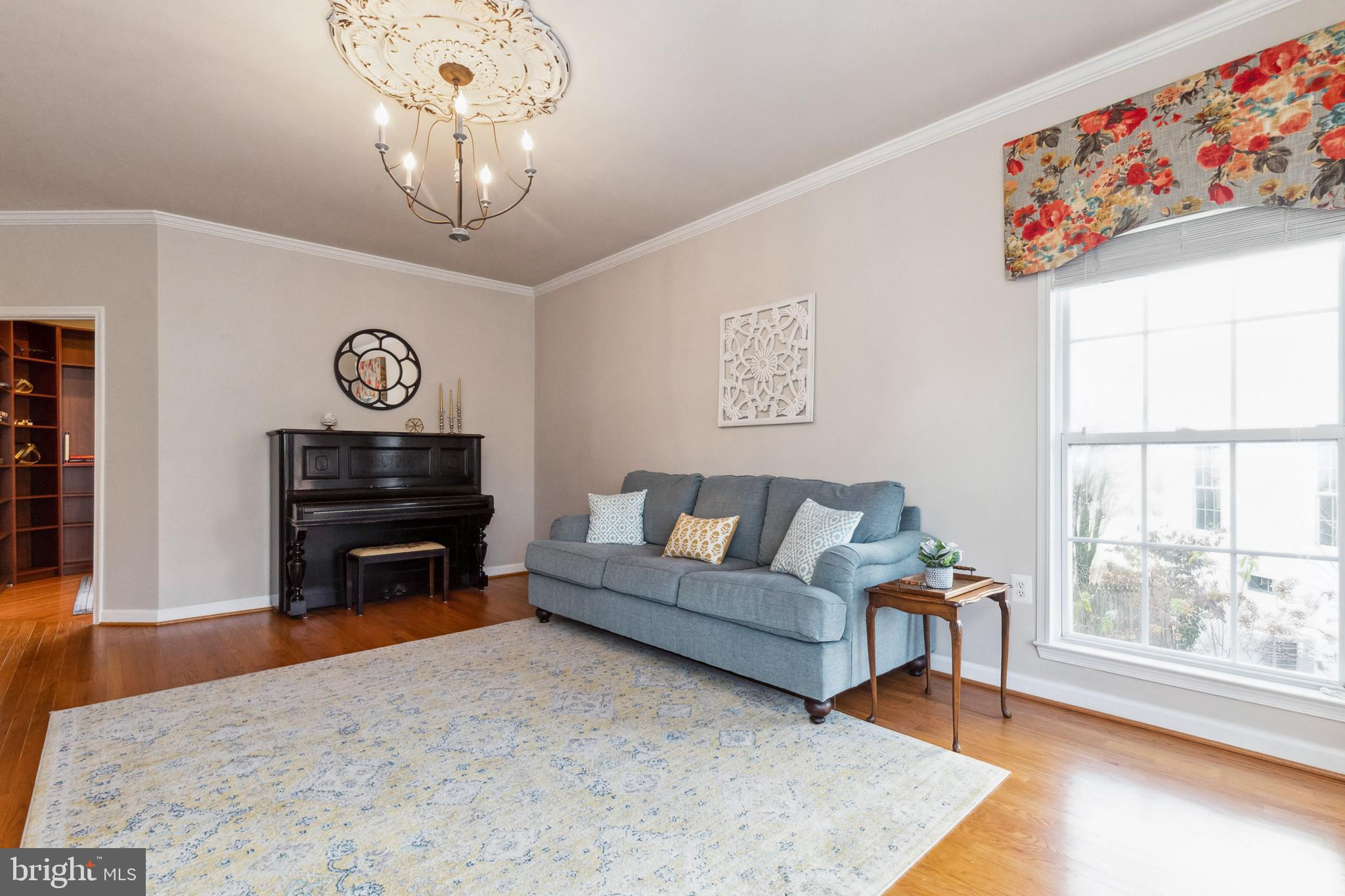 ASHBURN MEWS - Residential