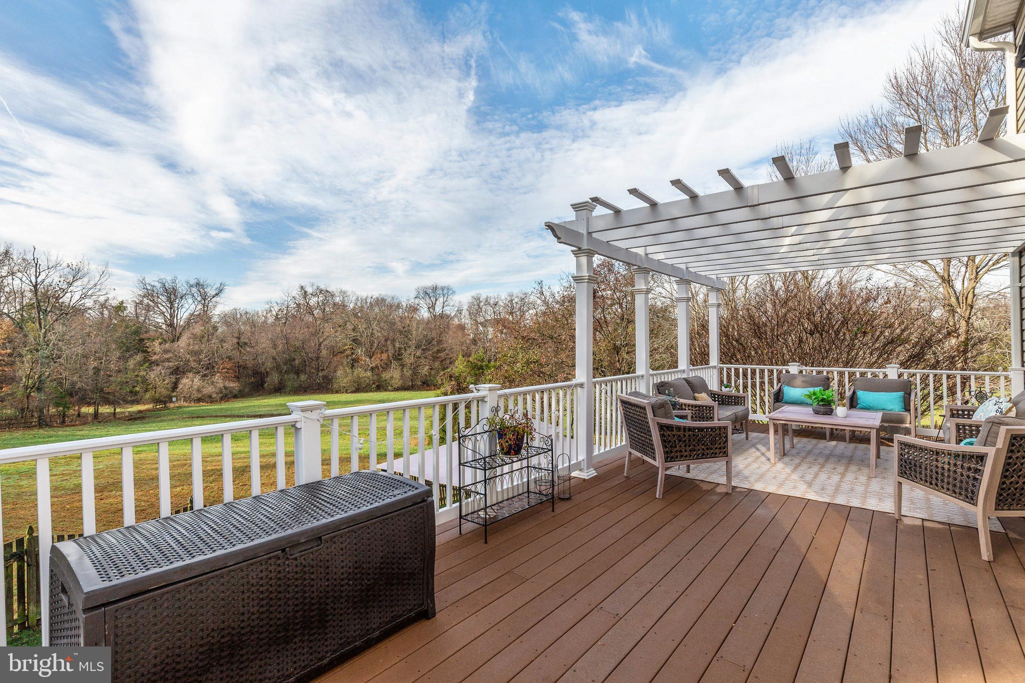 ASHBURN MEWS - Residential