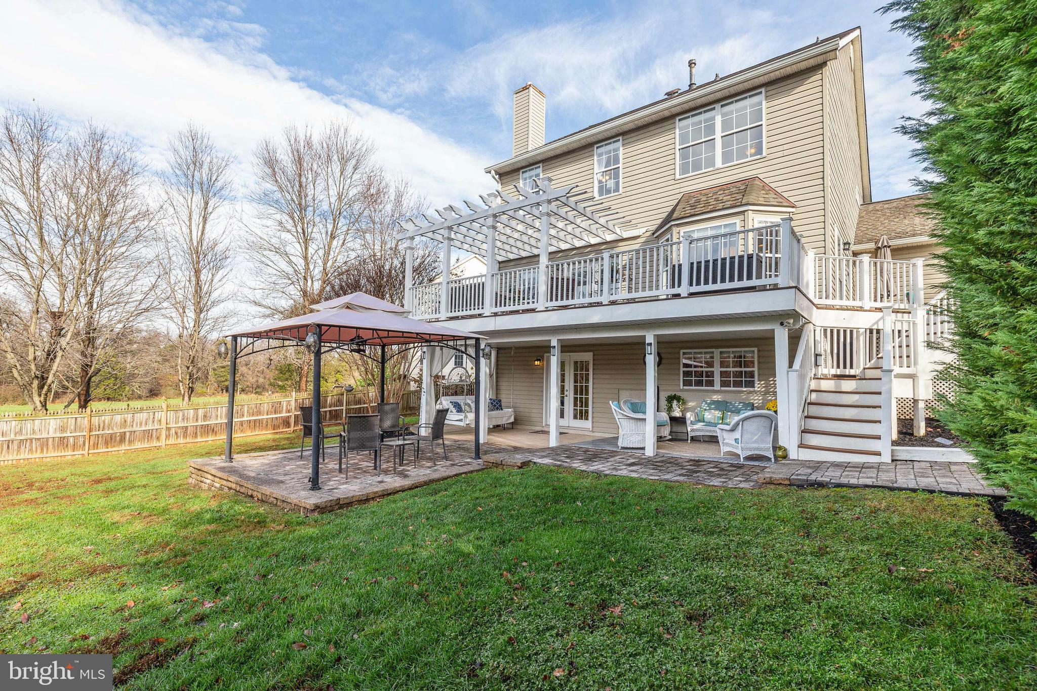 ASHBURN MEWS - Residential