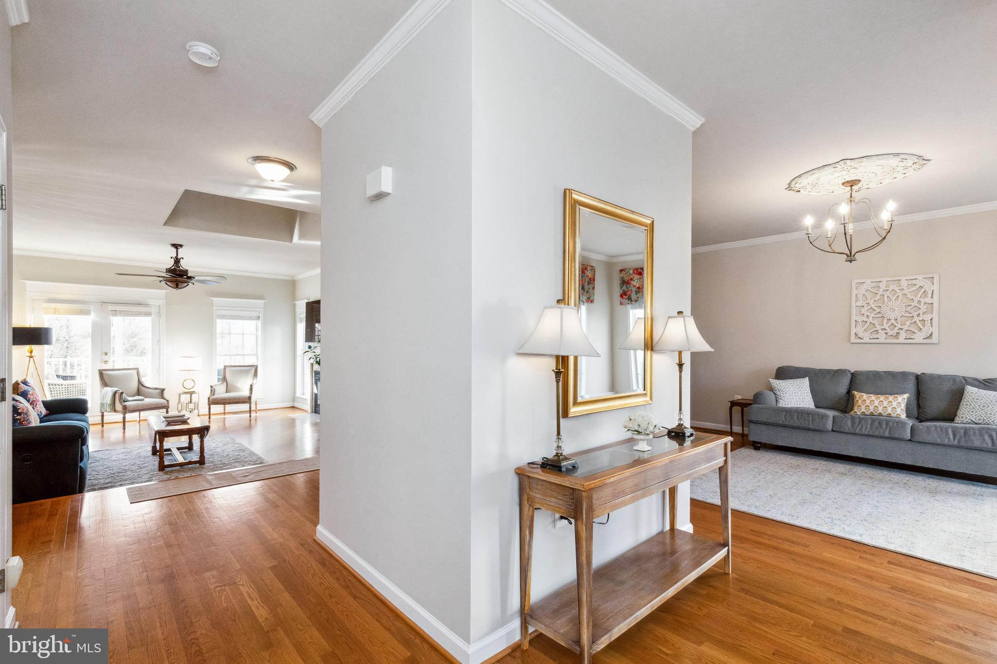 ASHBURN MEWS - Residential