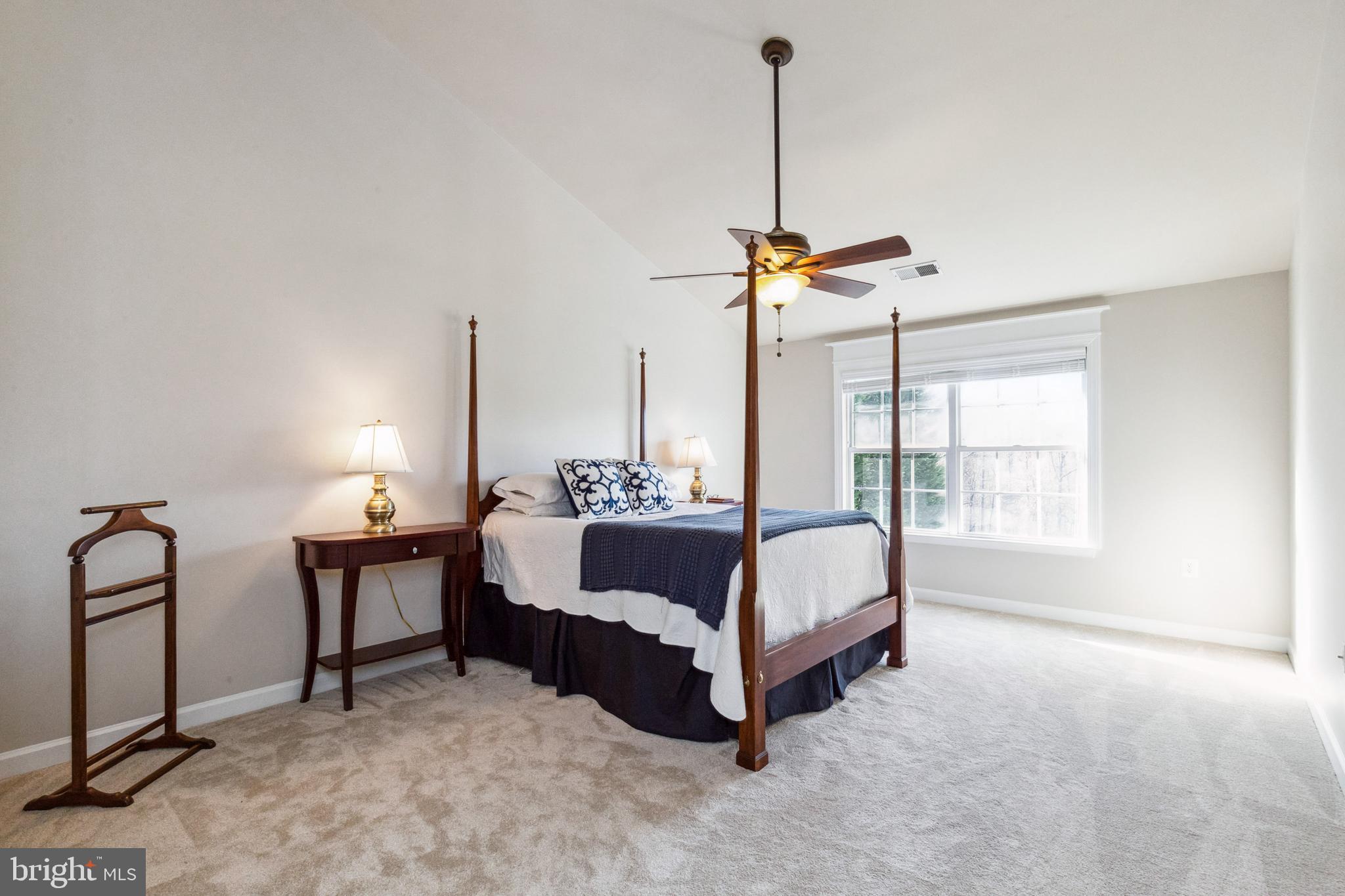 ASHBURN MEWS - Residential