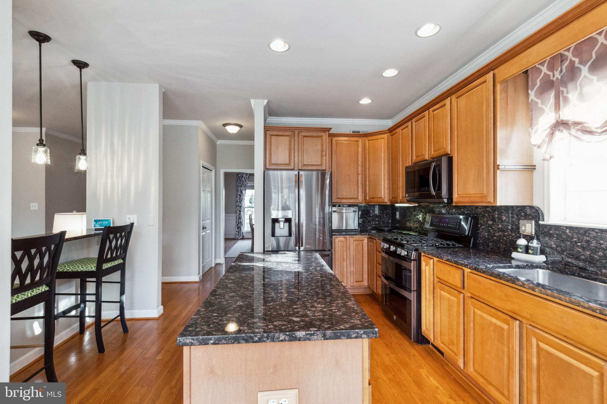 ASHBURN MEWS - Residential