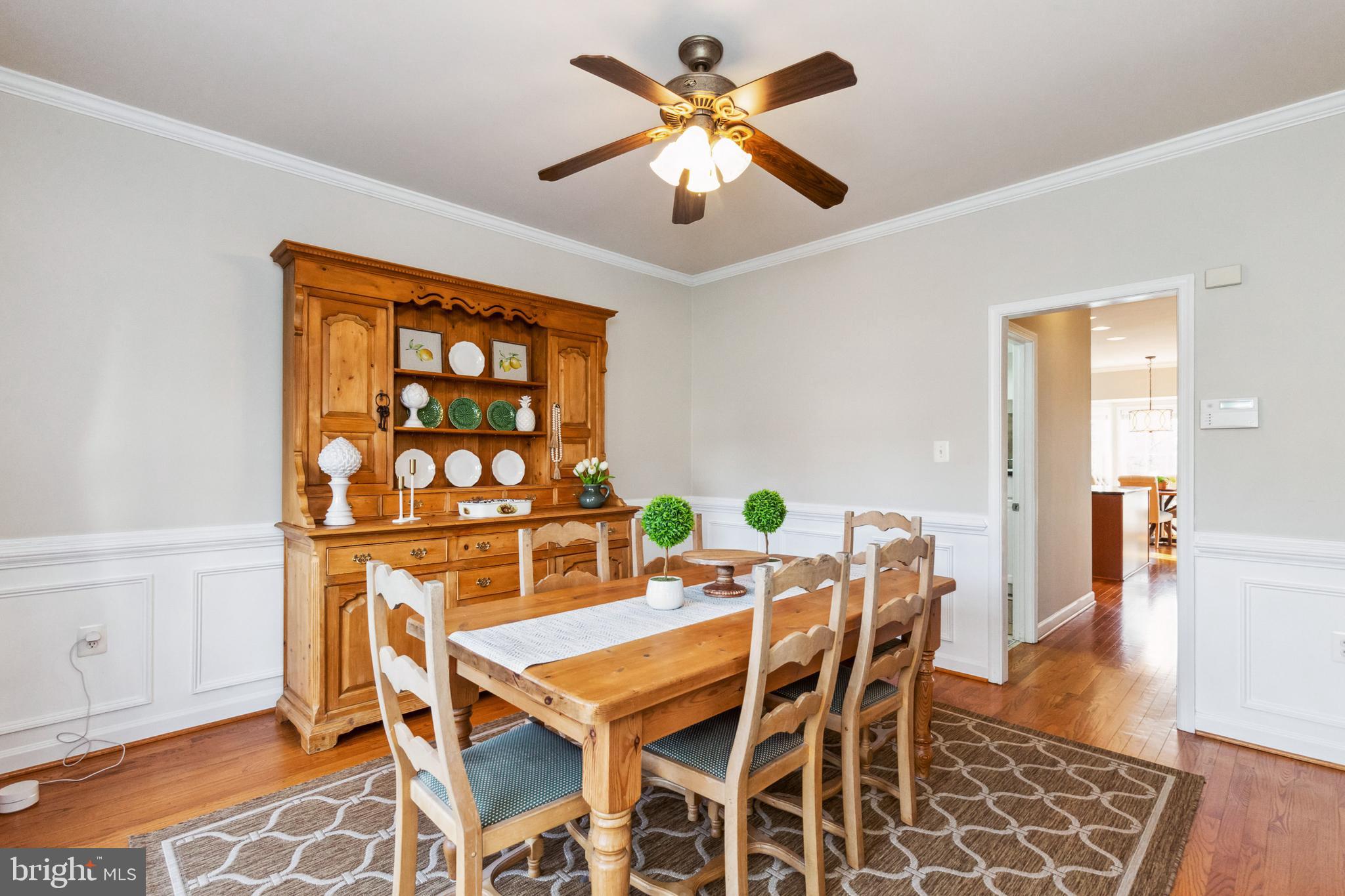 ASHBURN MEWS - Residential