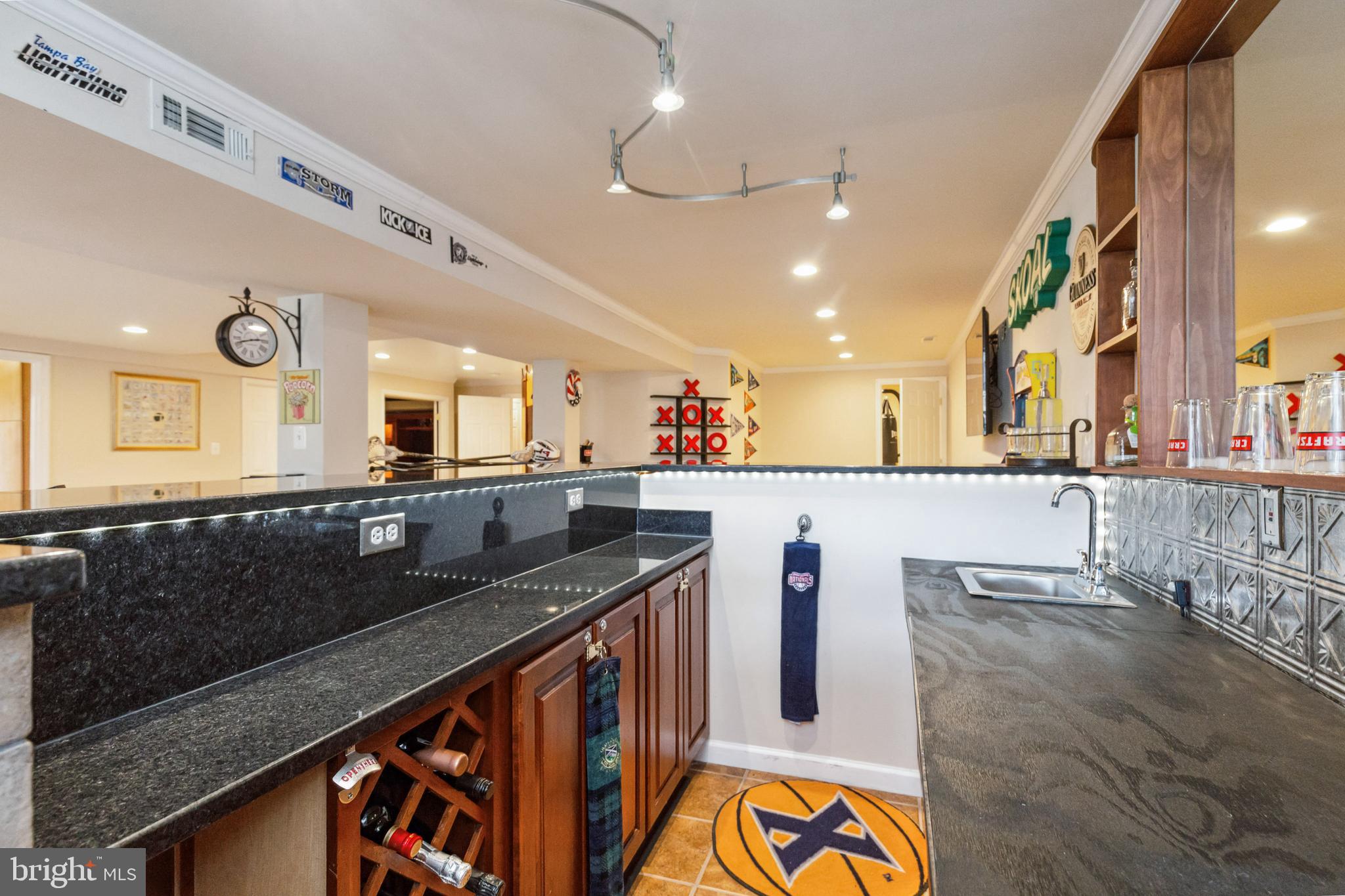 ASHBURN MEWS - Residential