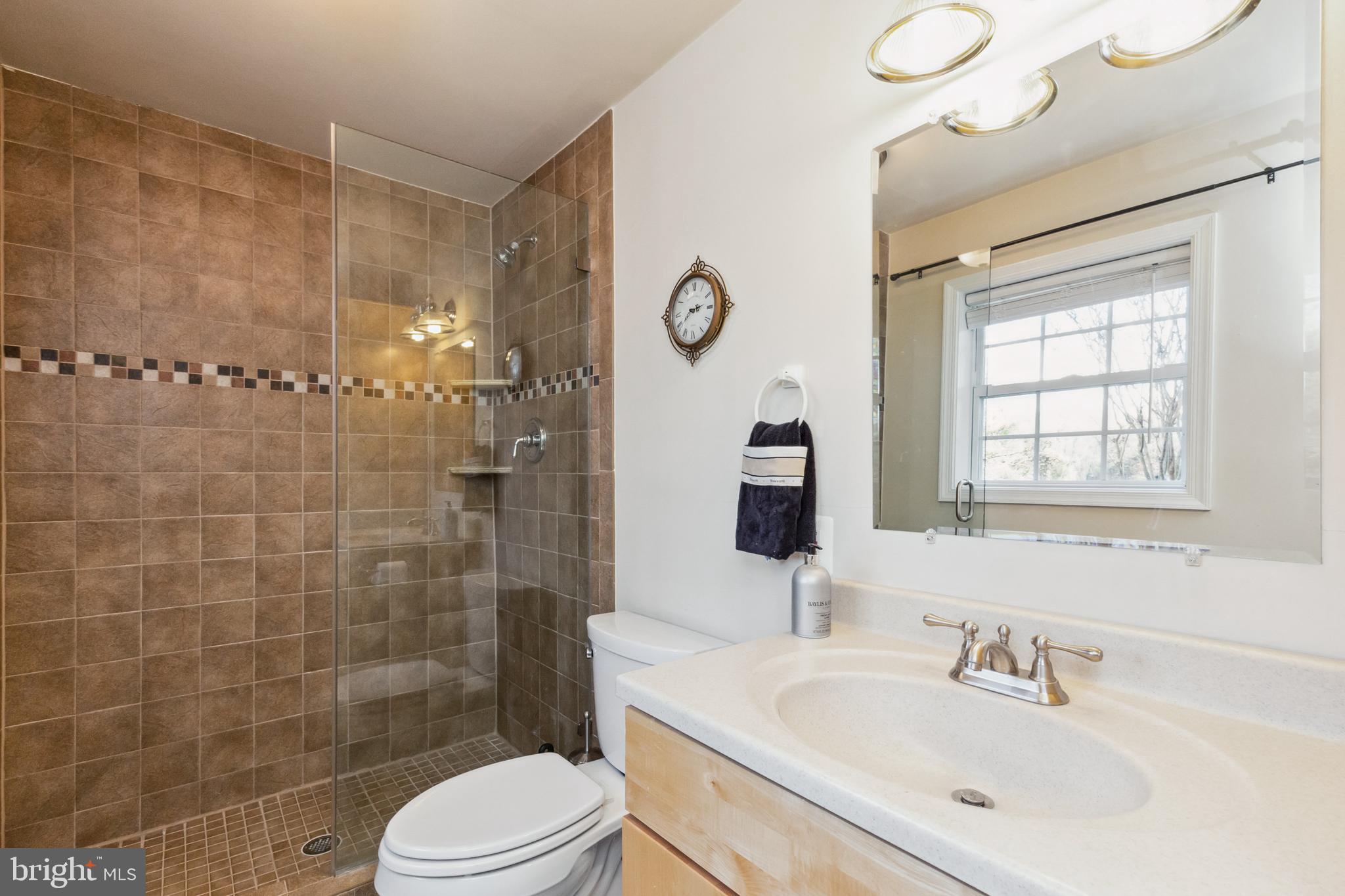 ASHBURN MEWS - Residential