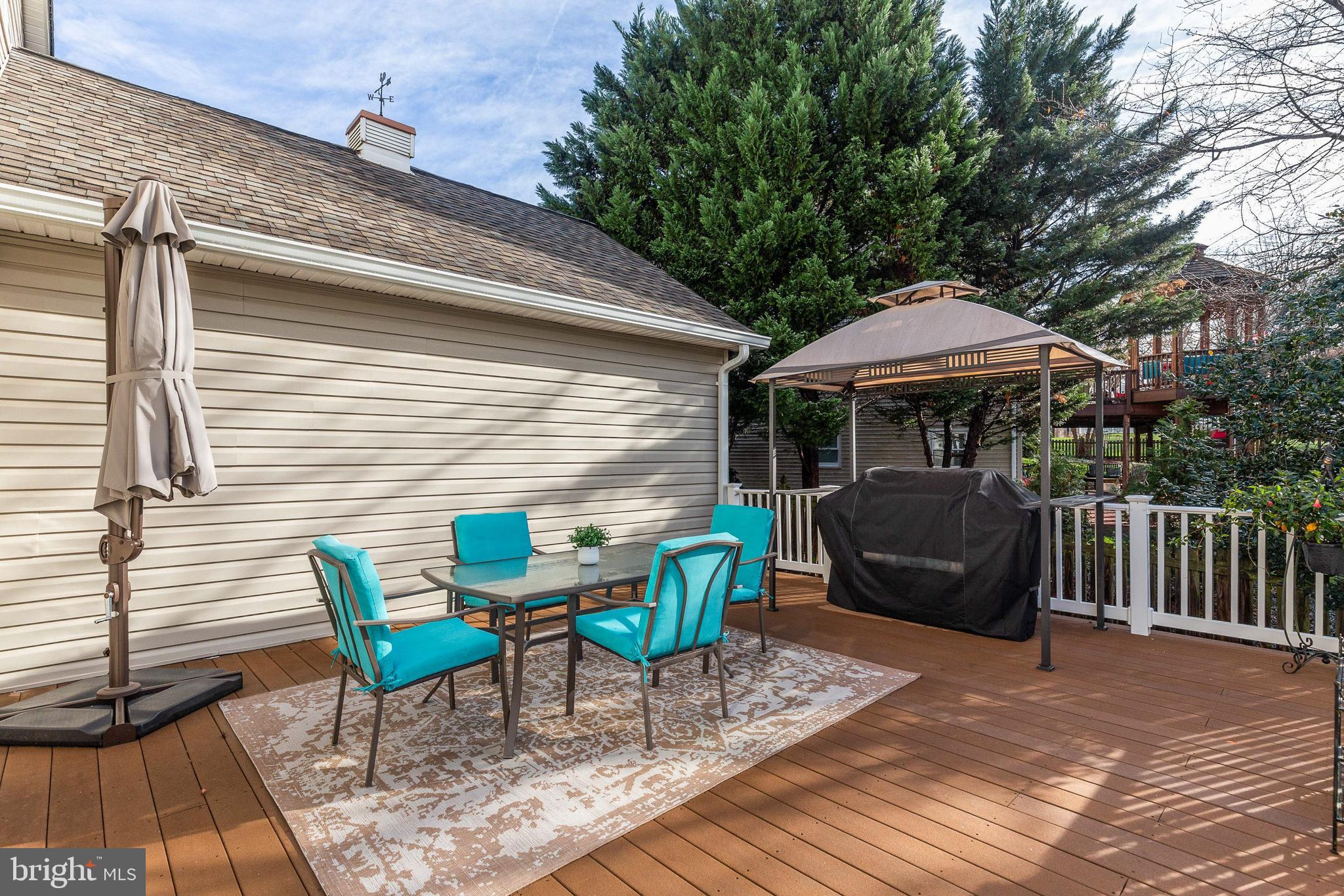 ASHBURN MEWS - Residential