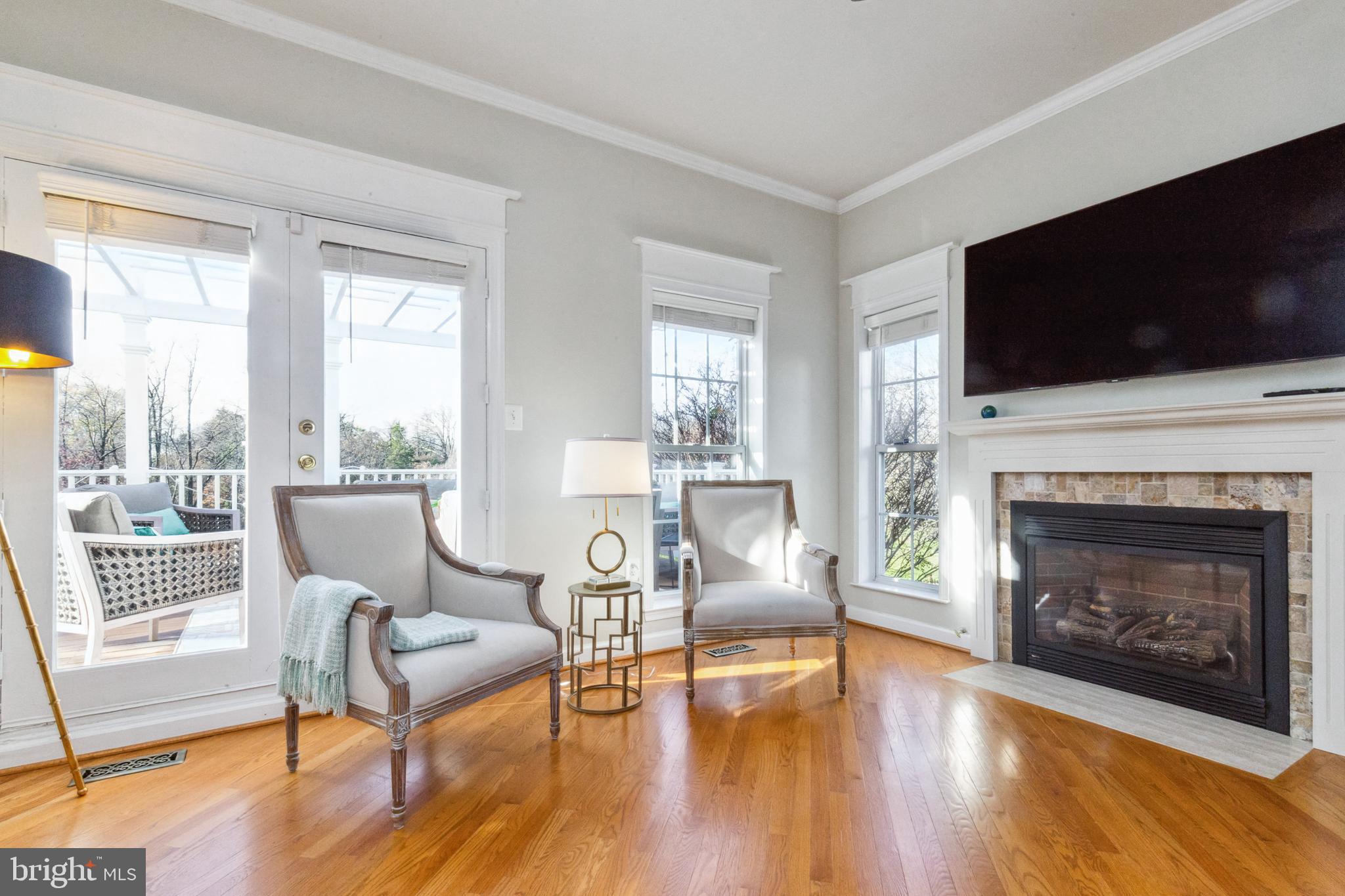 ASHBURN MEWS - Residential