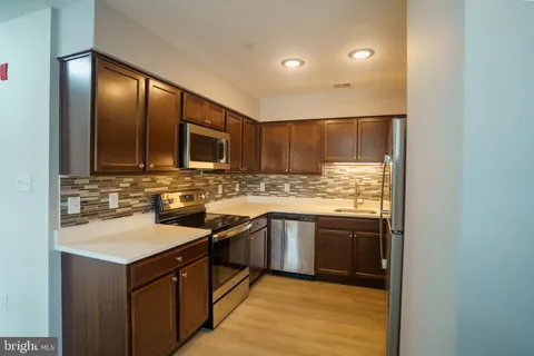 47 Asbury Way Ln Unit APARTMENT 7, Falling Waters, WV MLS: WVBE2038792