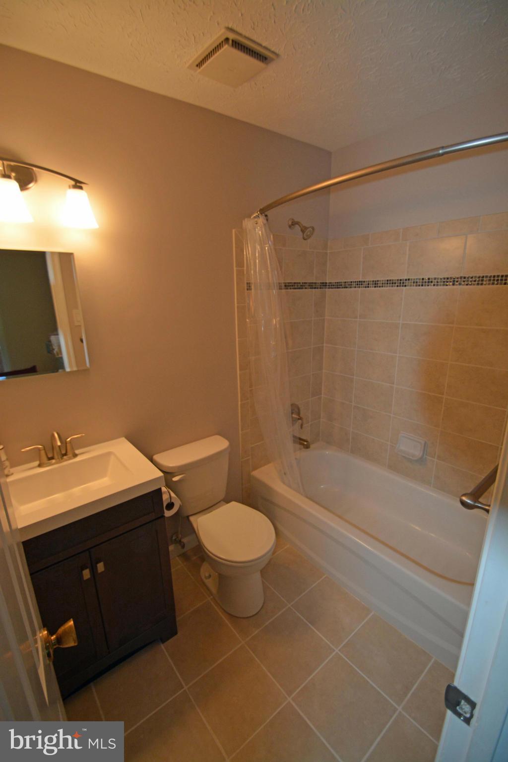 VILLAGE OF HICKORY RIDGE - Residential