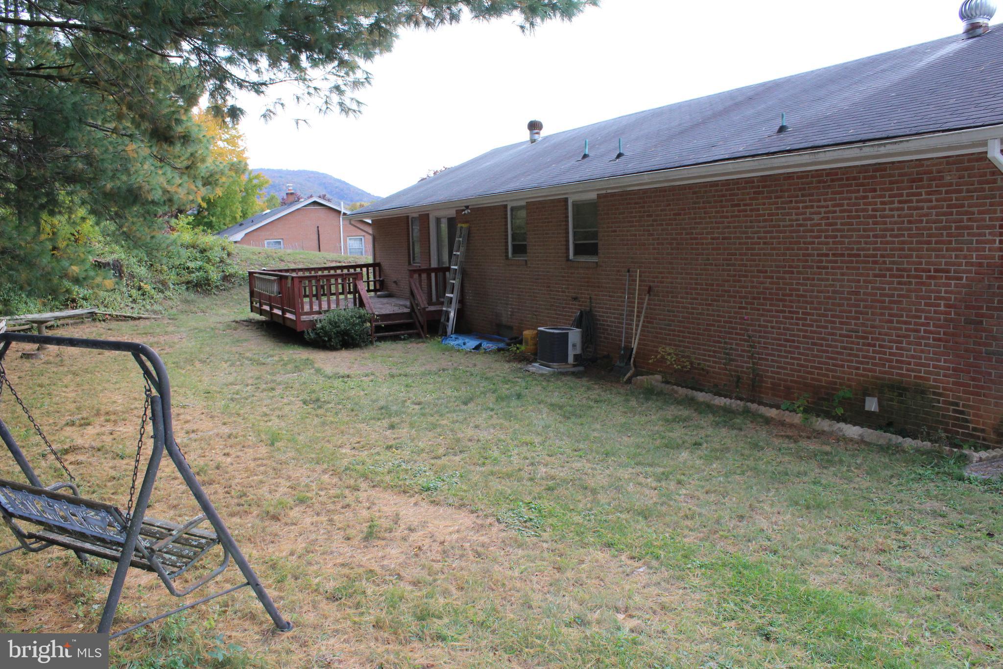 210 S SHENANDOAH AVENUE