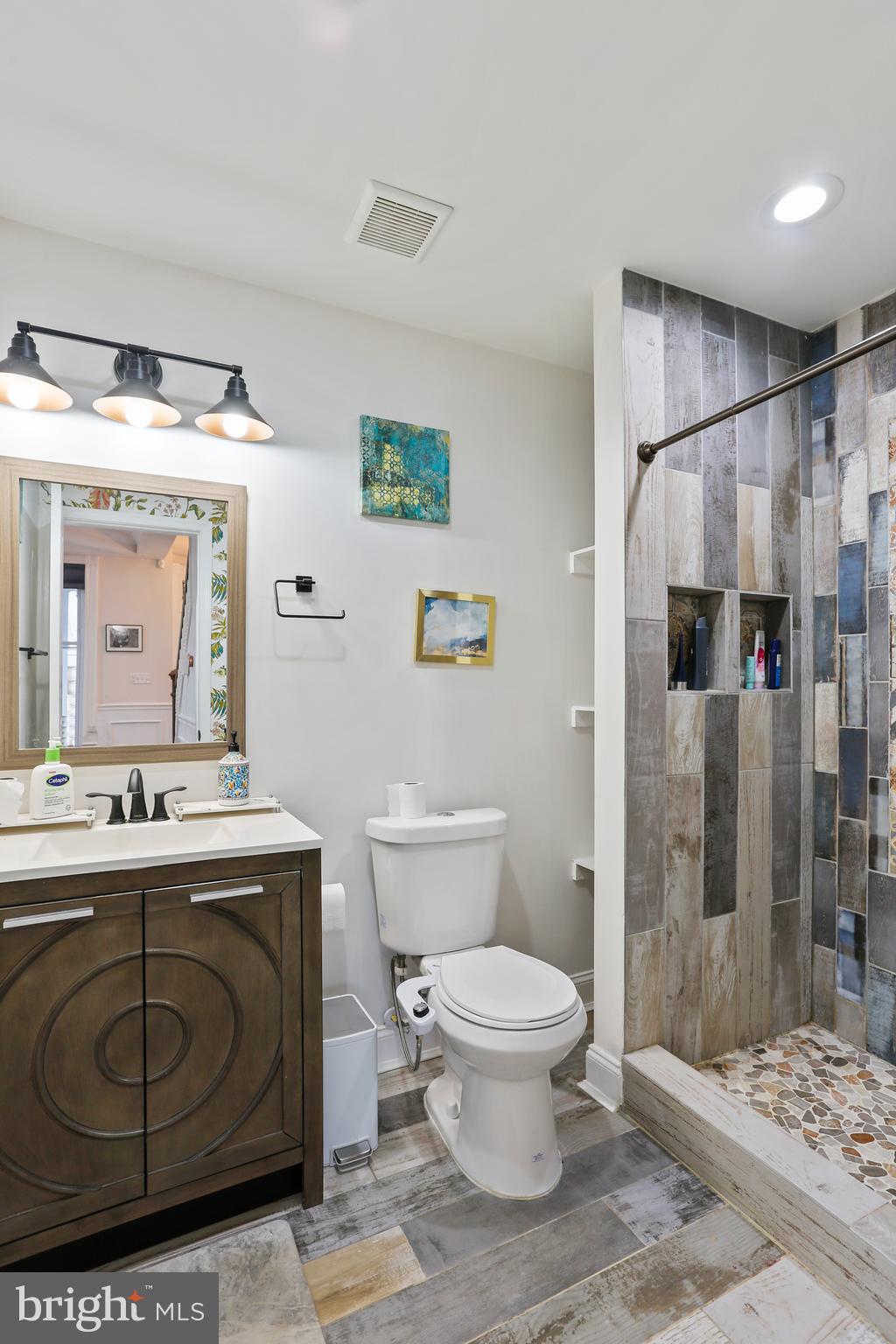 PARKVILLE/CARNEY - Residential