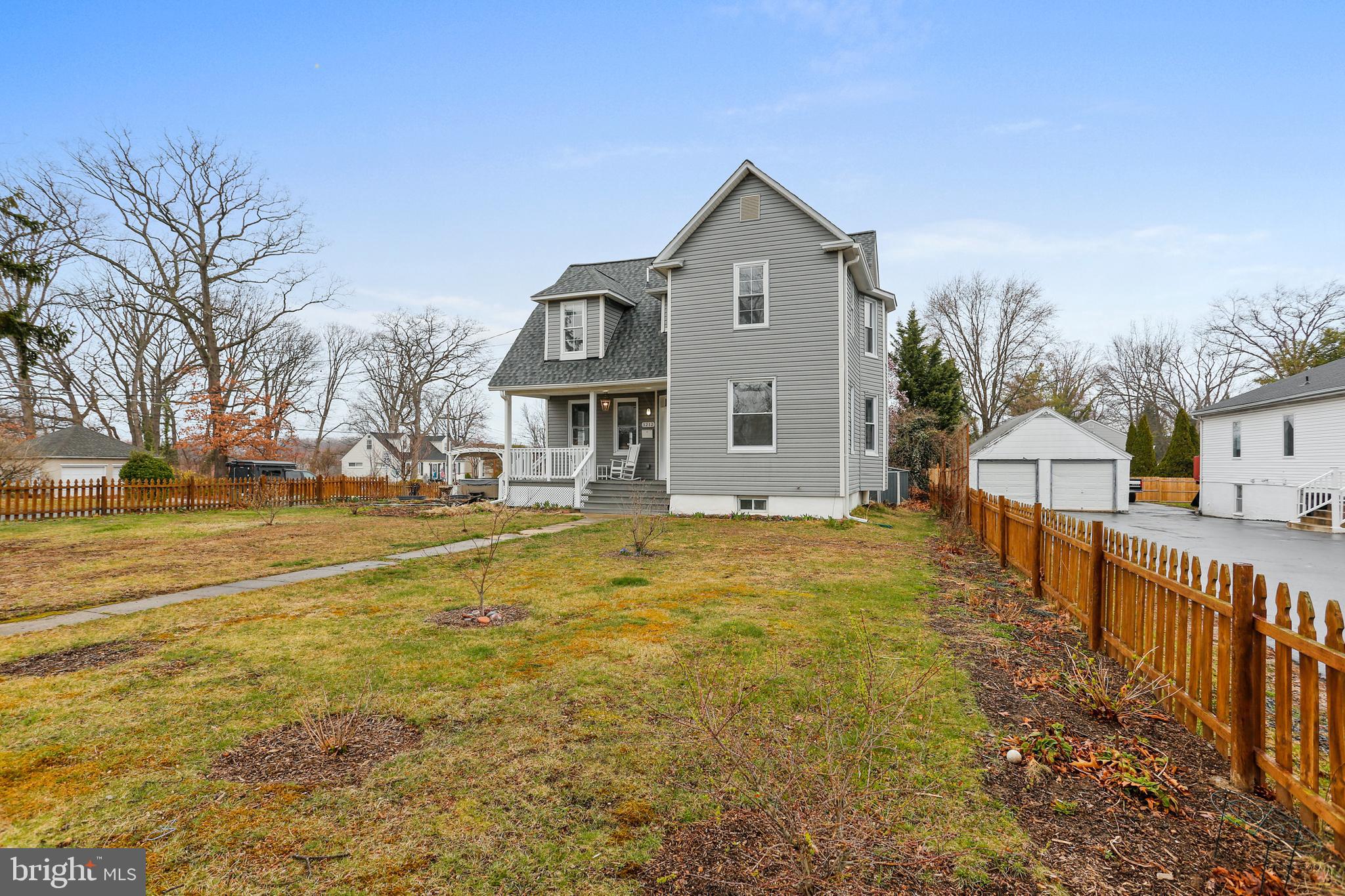 PARKVILLE/CARNEY - Residential