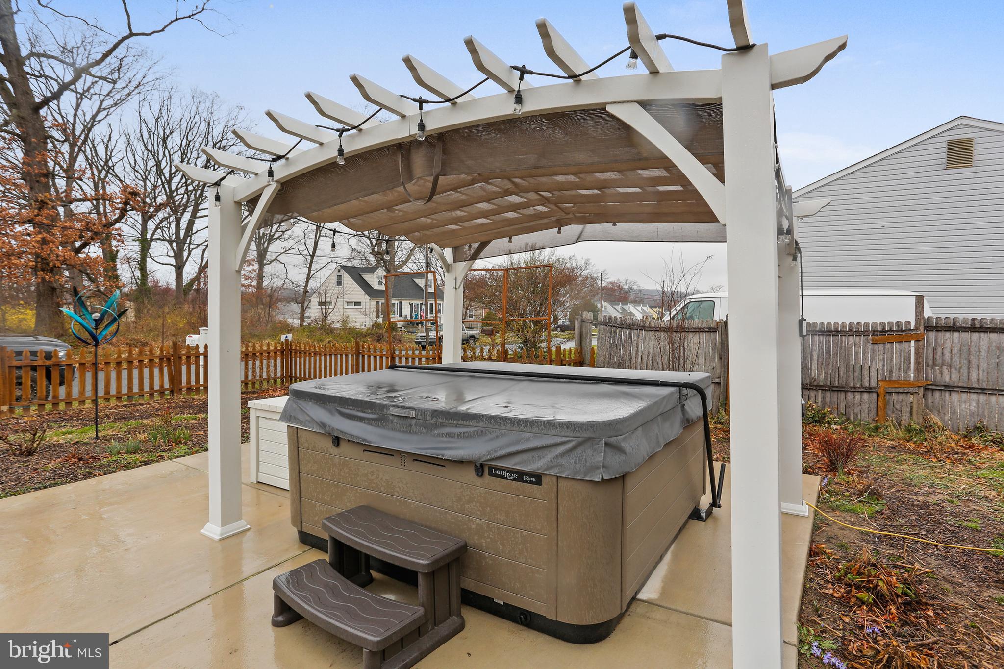 PARKVILLE/CARNEY - Residential