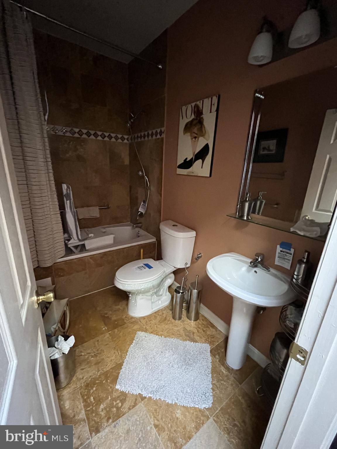 1109 PENN STREET NE 4