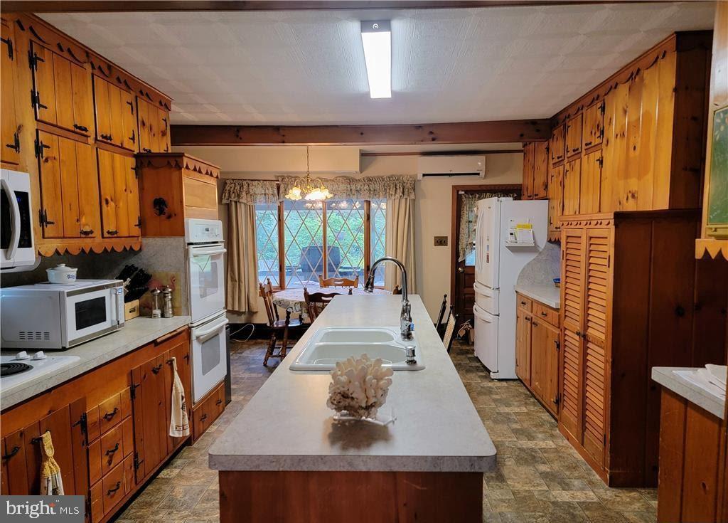 1073 MAHONING MOUNTAIN ROAD