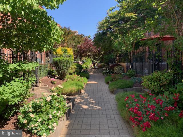 MOUNT VERNON PLACE HISTORIC DISTRICT - Residential Lease