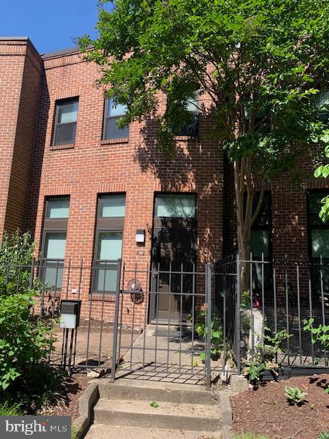 MOUNT VERNON PLACE HISTORIC DISTRICT - Residential Lease