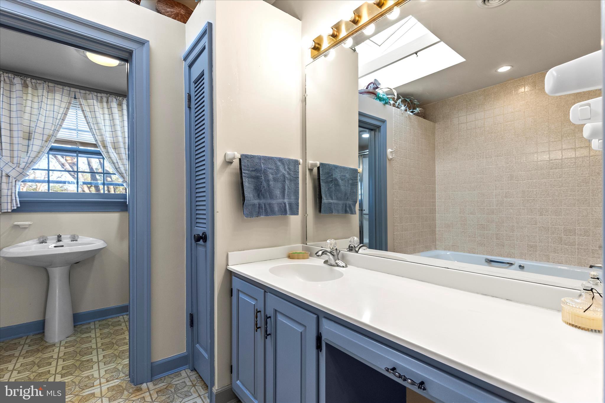 HAINES ACRES/EAST YORK - Residential