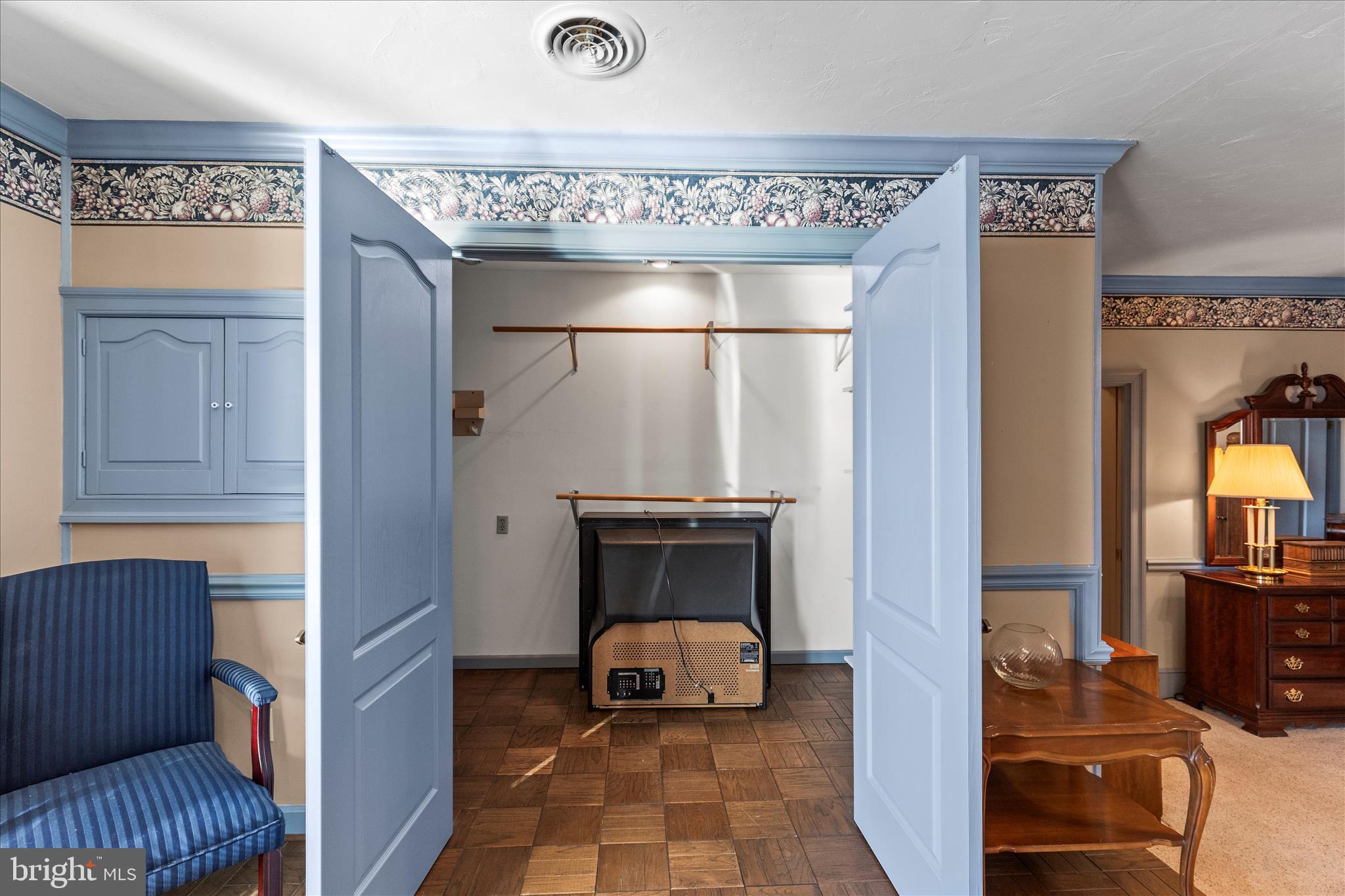 HAINES ACRES/EAST YORK - Residential