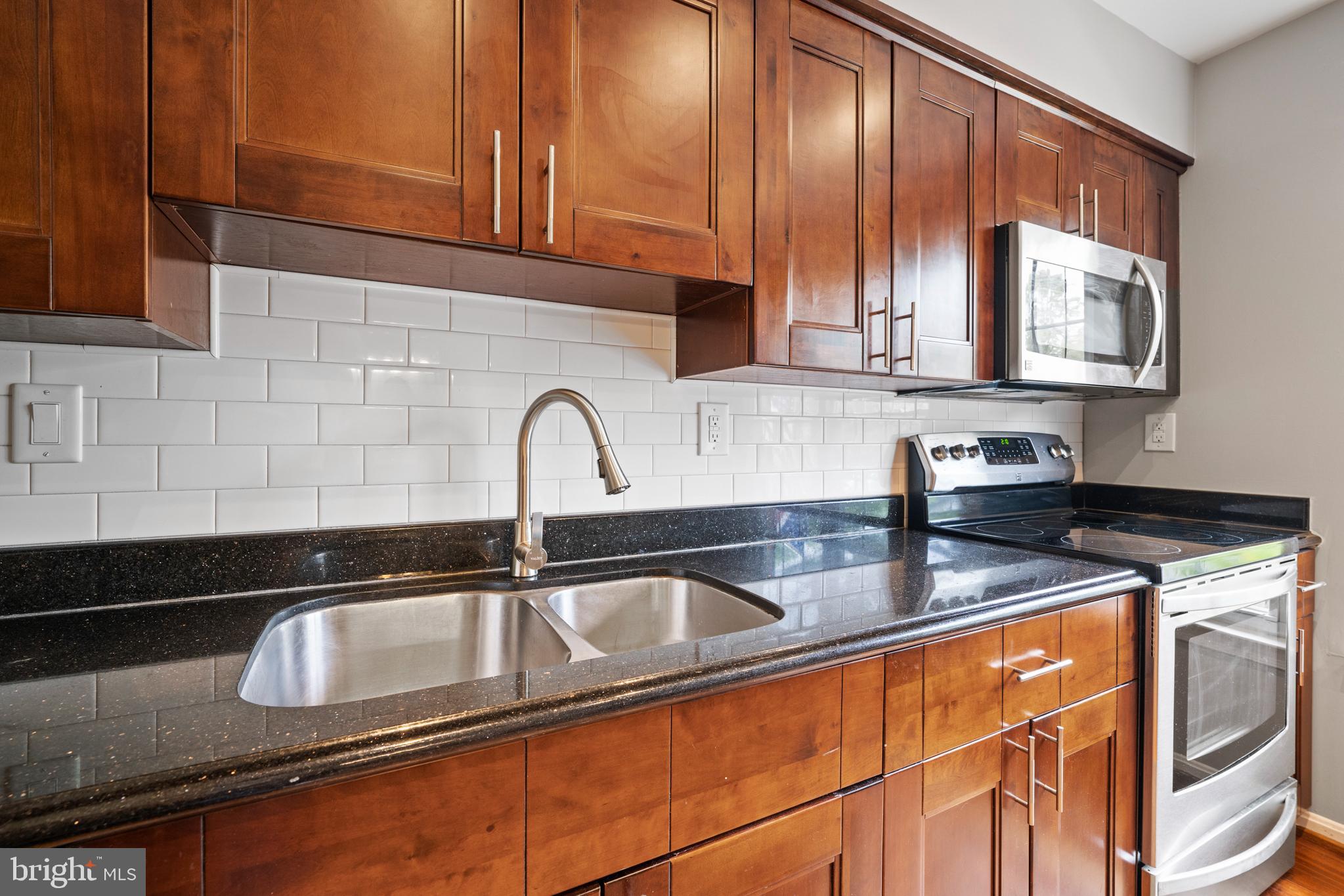 HERITAGE HILL OF ALEXANDRIA - Residential Lease