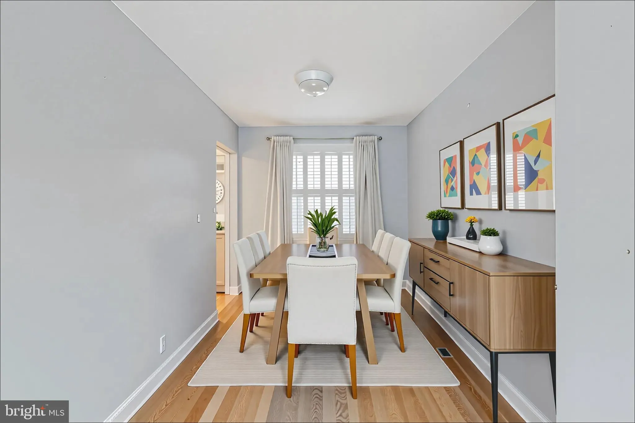 Arlington, Virginia 22206, United States, 2 Bedrooms Bedrooms, ,2 BathroomsBathrooms,Residential,Active,197382