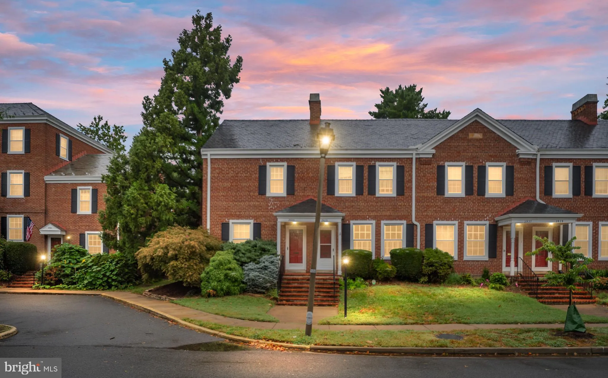 Arlington, Virginia 22206, United States, 2 Bedrooms Bedrooms, ,2 BathroomsBathrooms,Residential,Active,197382