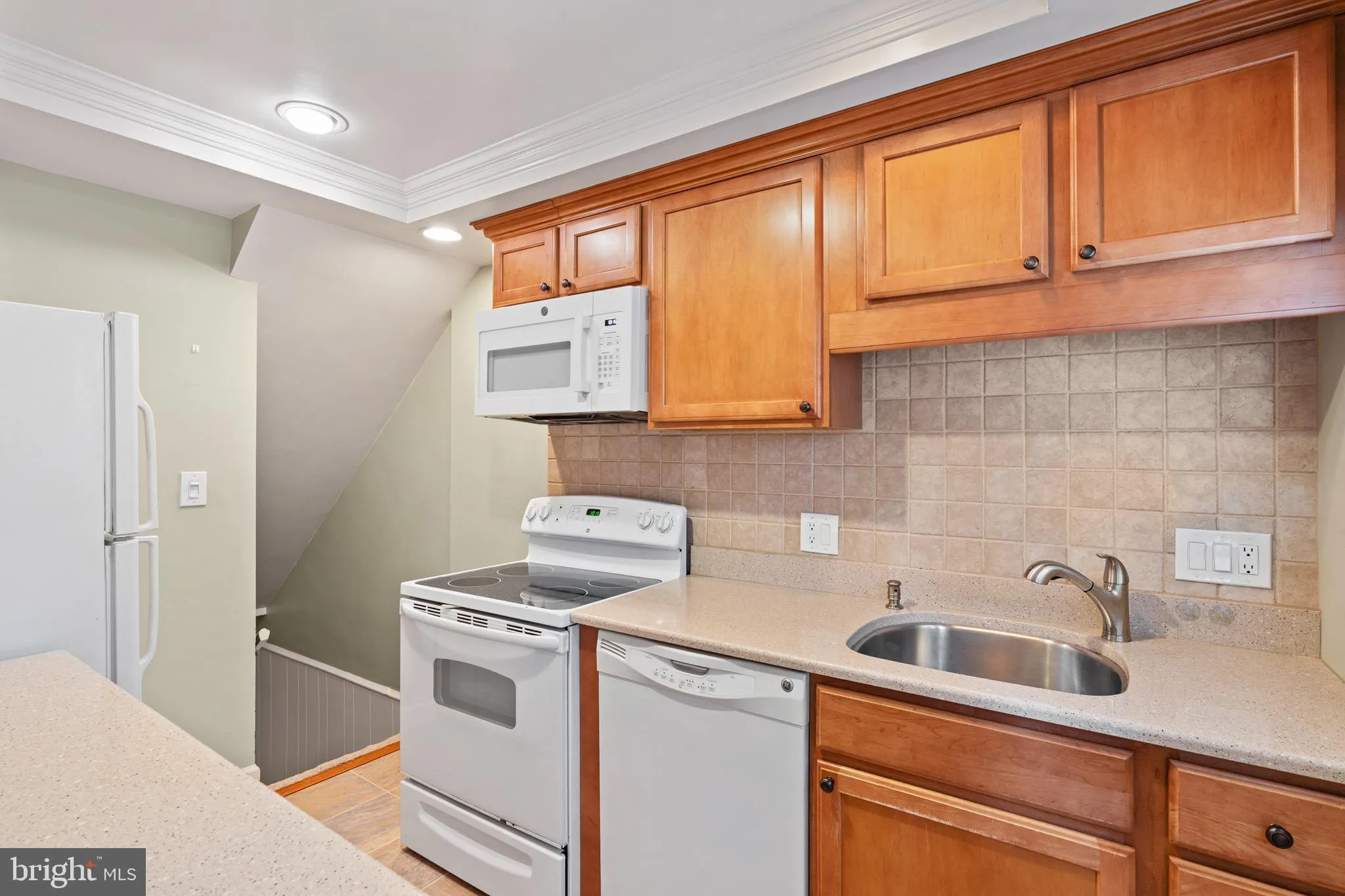 Arlington, Virginia 22206, United States, 2 Bedrooms Bedrooms, ,2 BathroomsBathrooms,Residential,Active,197382