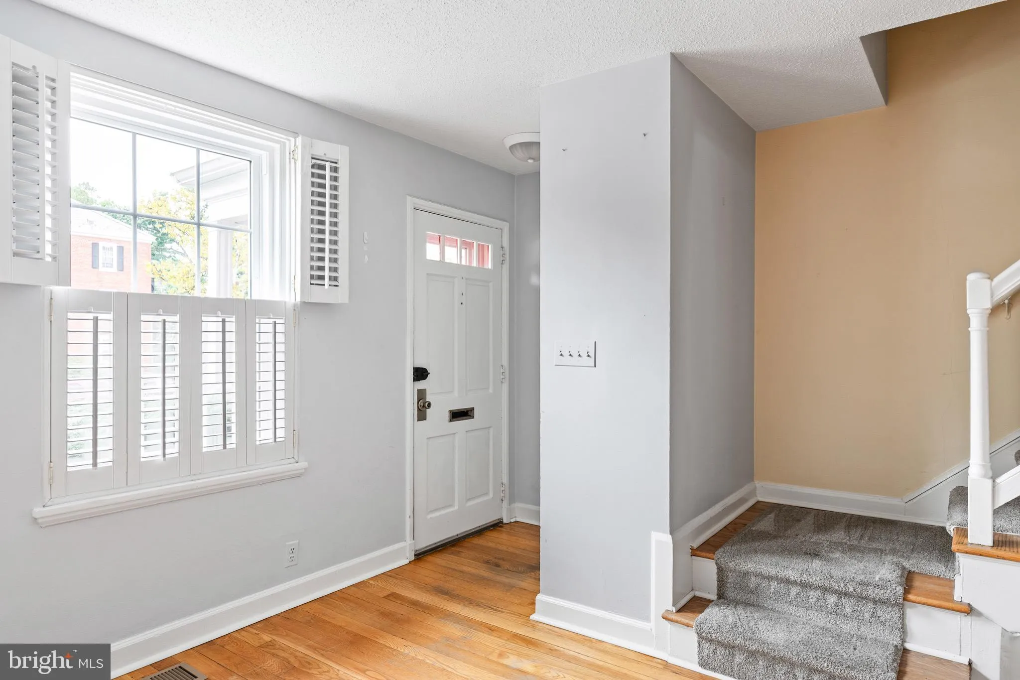 Arlington, Virginia 22206, United States, 2 Bedrooms Bedrooms, ,2 BathroomsBathrooms,Residential,Active,197382