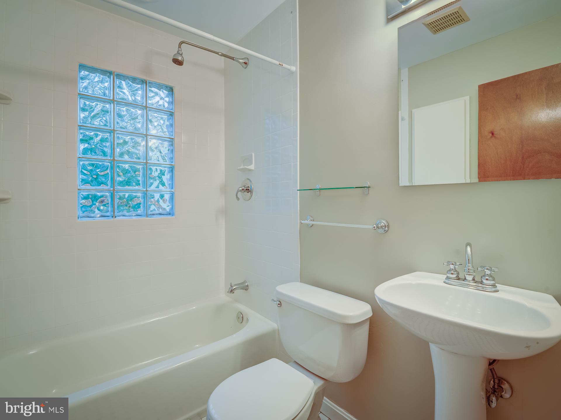 COURTLAND PARK - Residential