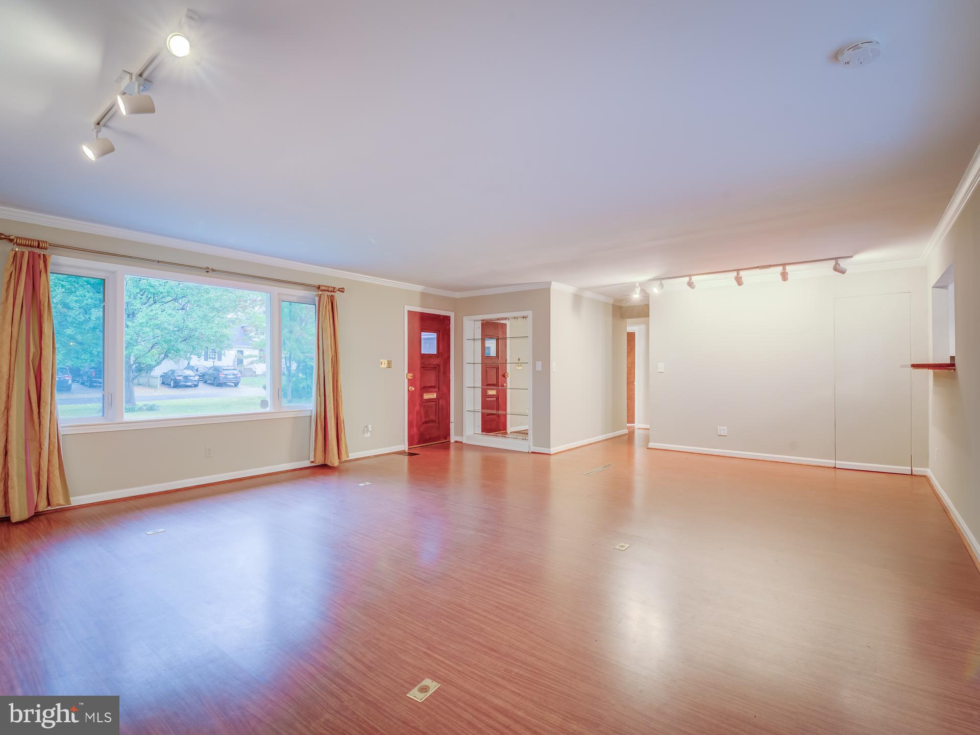 COURTLAND PARK - Residential