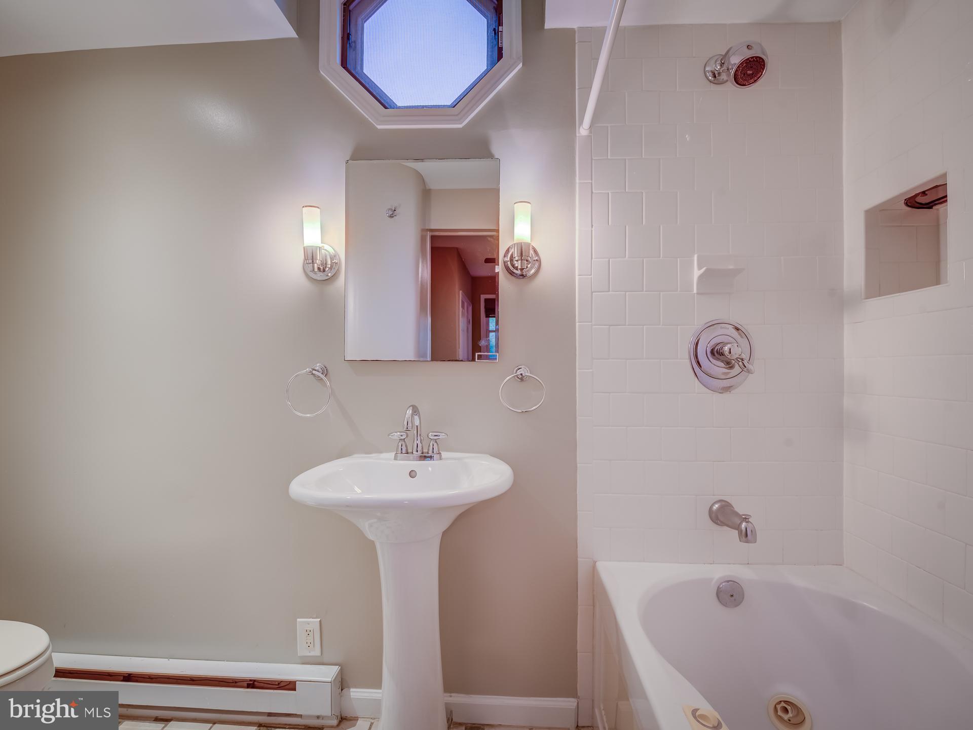 COURTLAND PARK - Residential