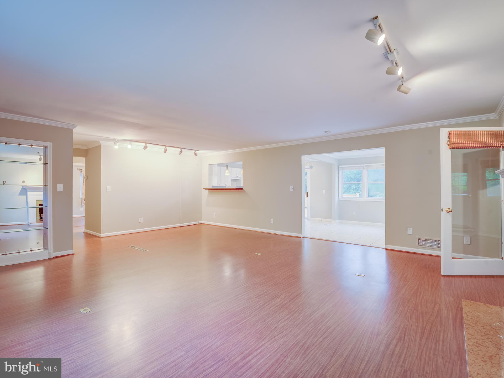 COURTLAND PARK - Residential