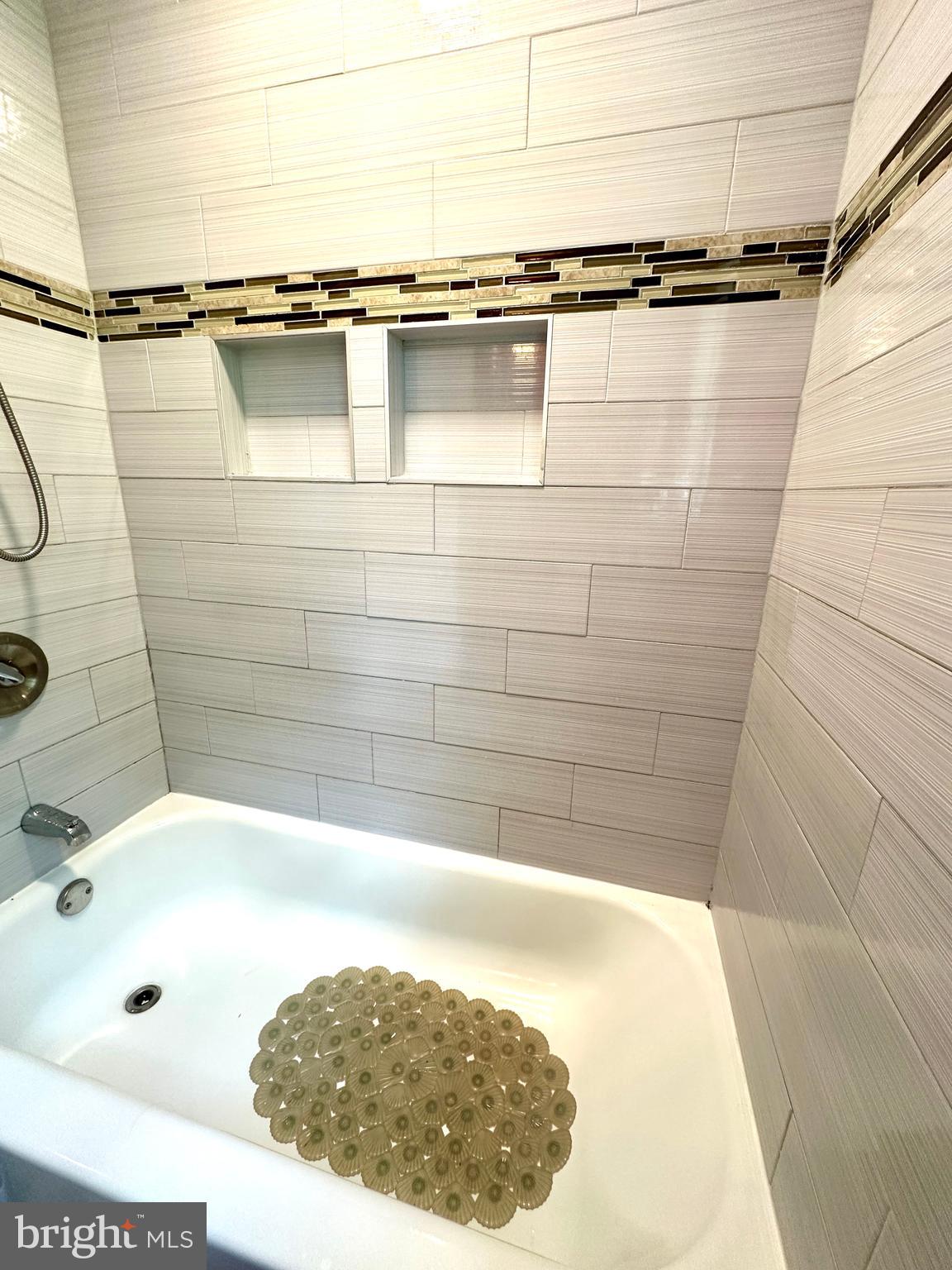 MONTPELIER - Residential