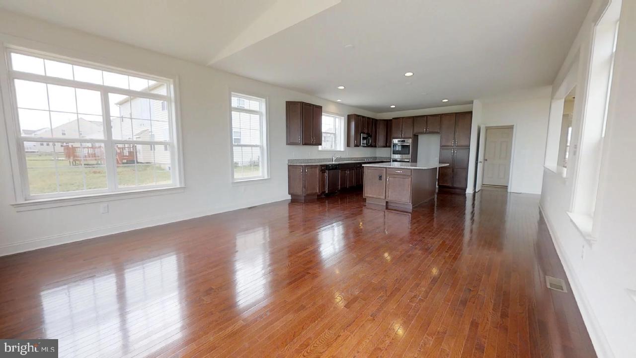 MOUNT FRIENDSHIP - Residential