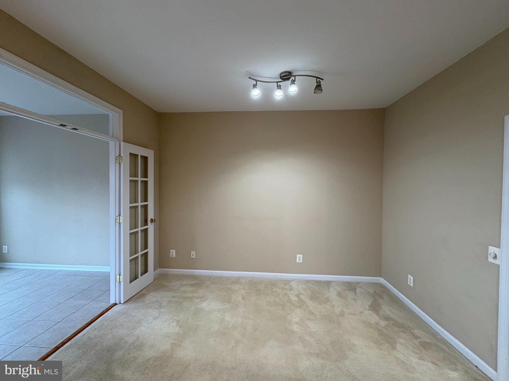 8935 SINGLELEAF CIRCLE