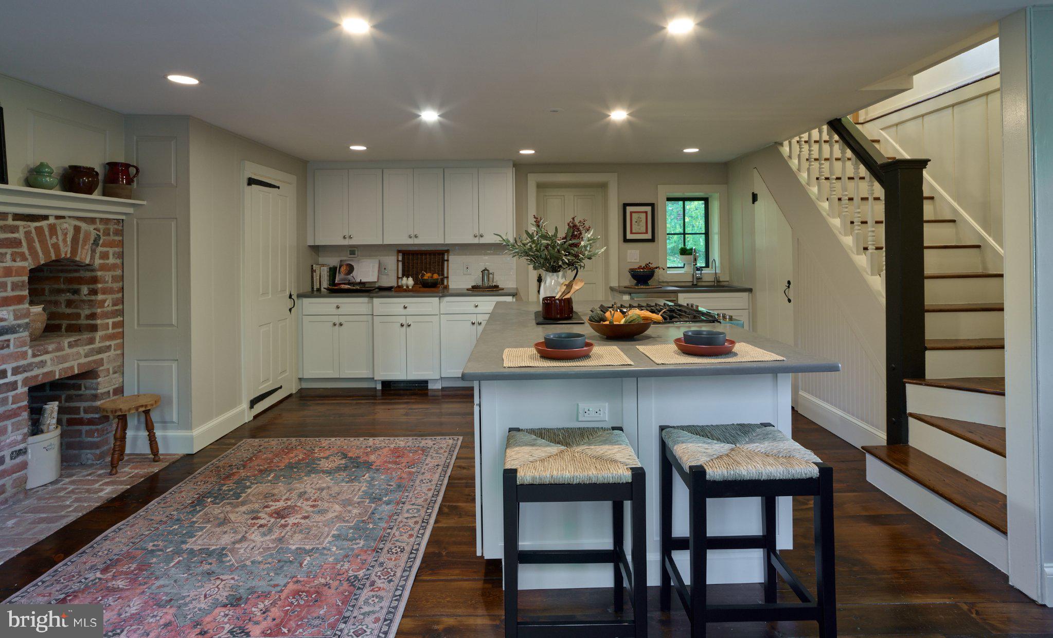 6163 CARVERSVILLE ROAD