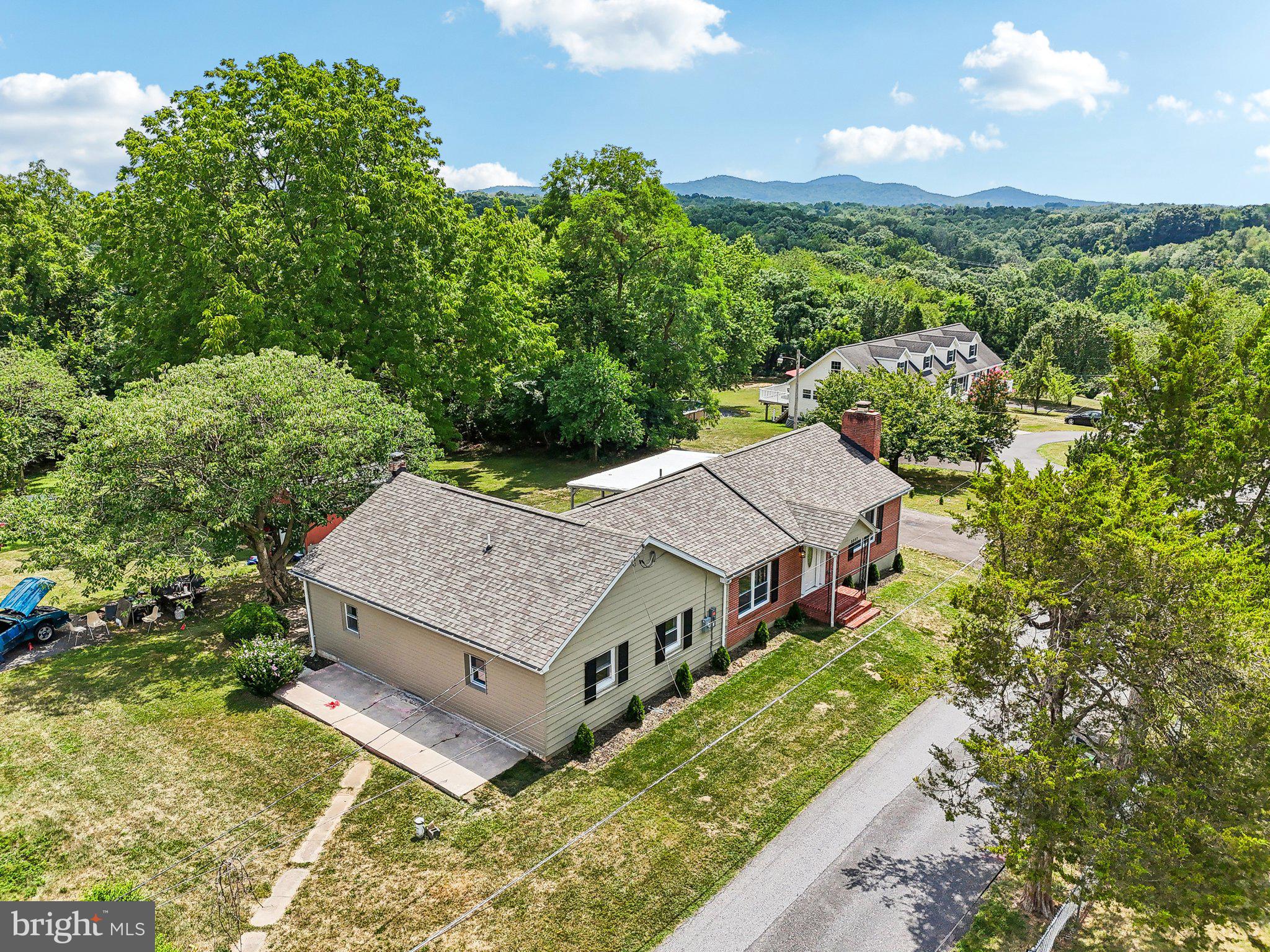 URBANA - Residential Lease