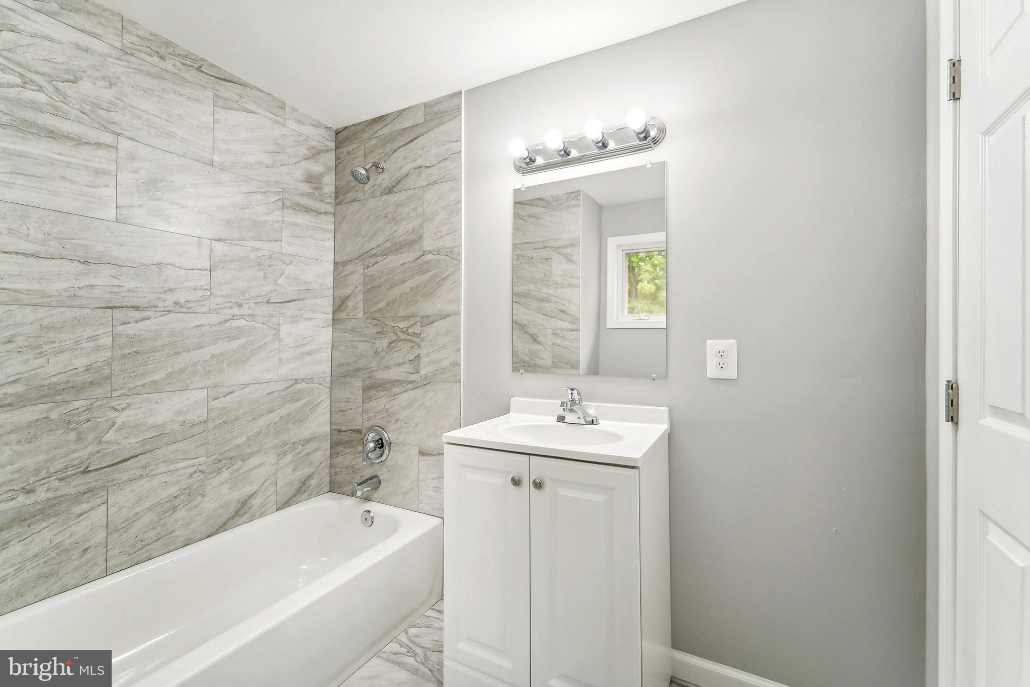 URBANA - Residential Lease