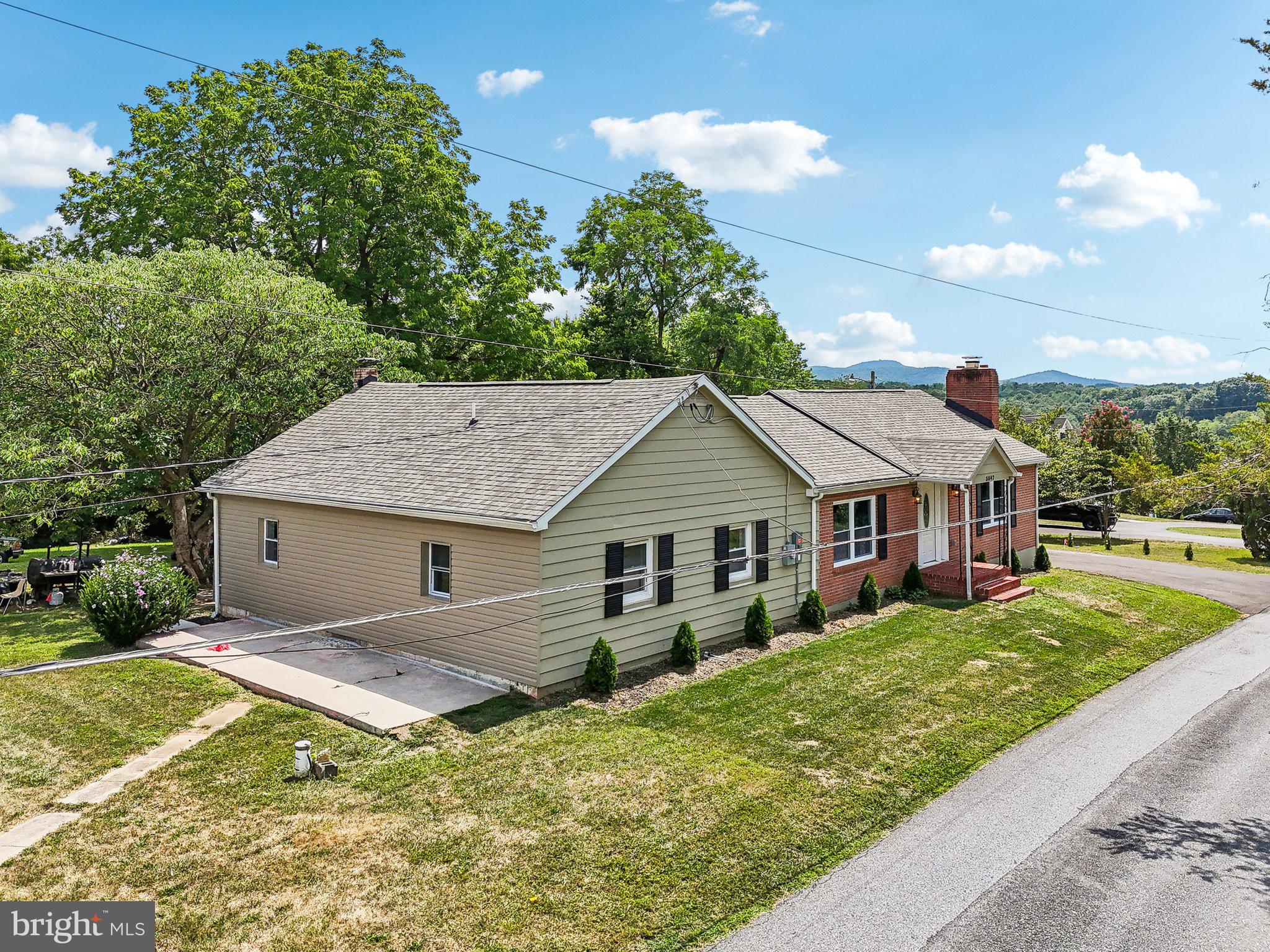 URBANA - Residential Lease