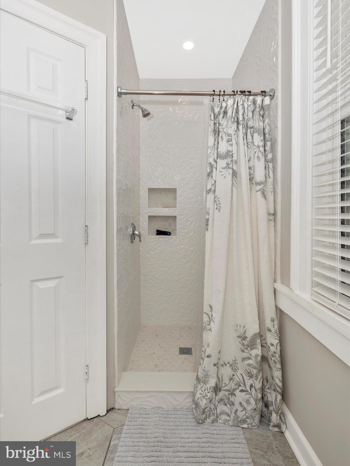 MIDDLETOWN - Residential