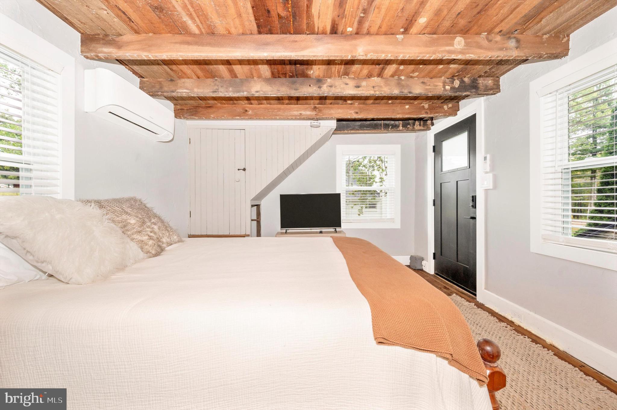 MIDDLETOWN - Residential