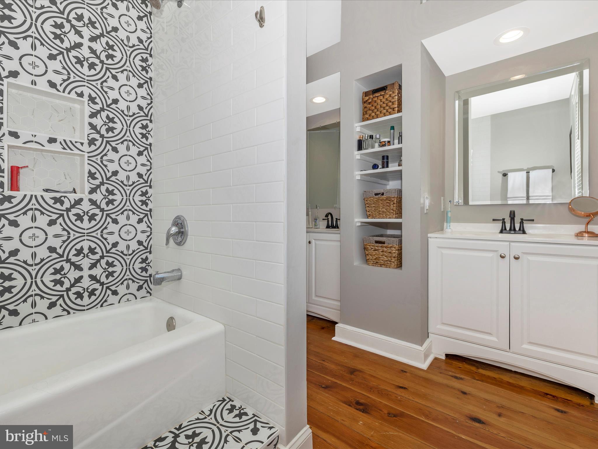 MIDDLETOWN - Residential