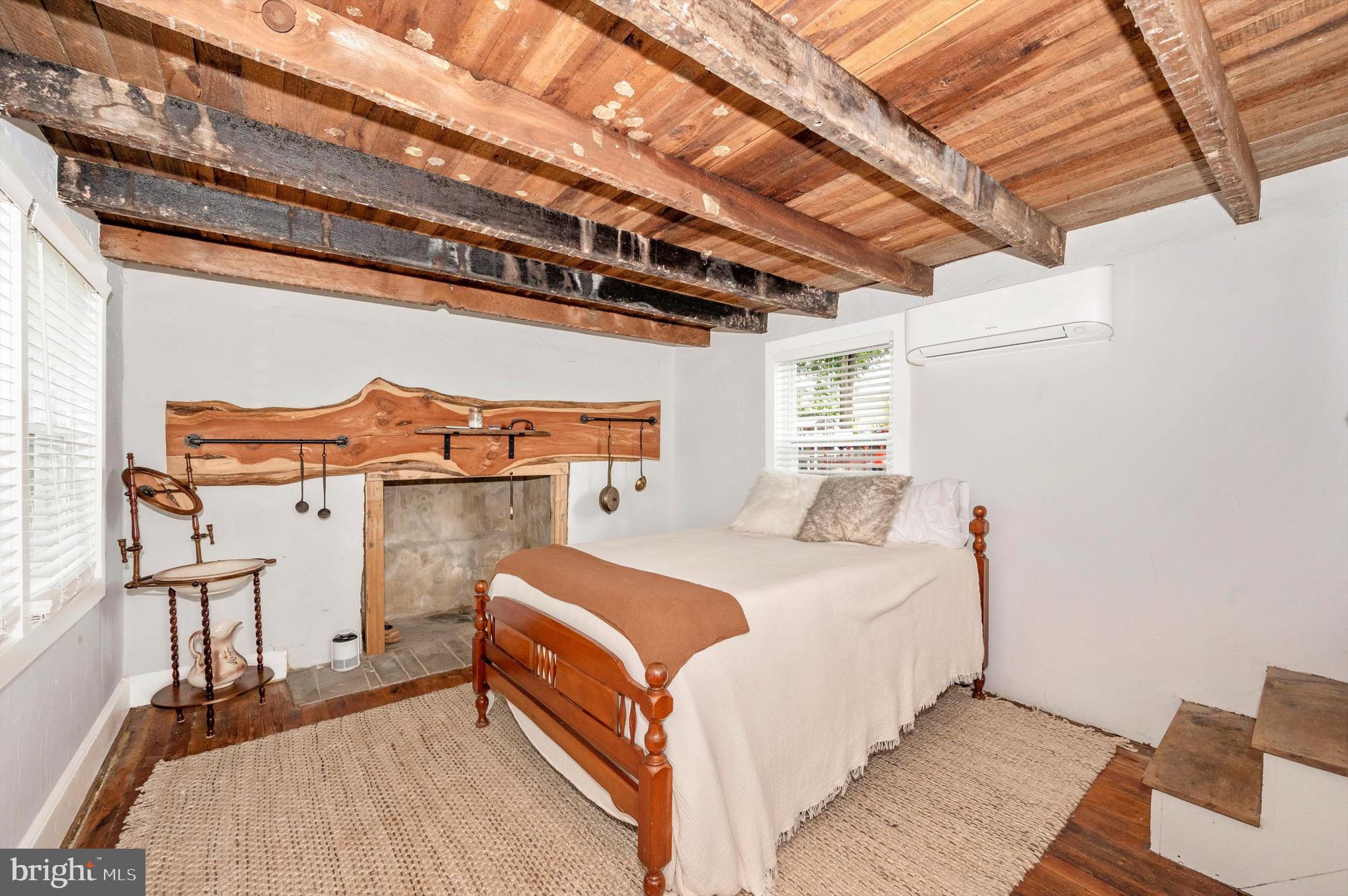 MIDDLETOWN - Residential