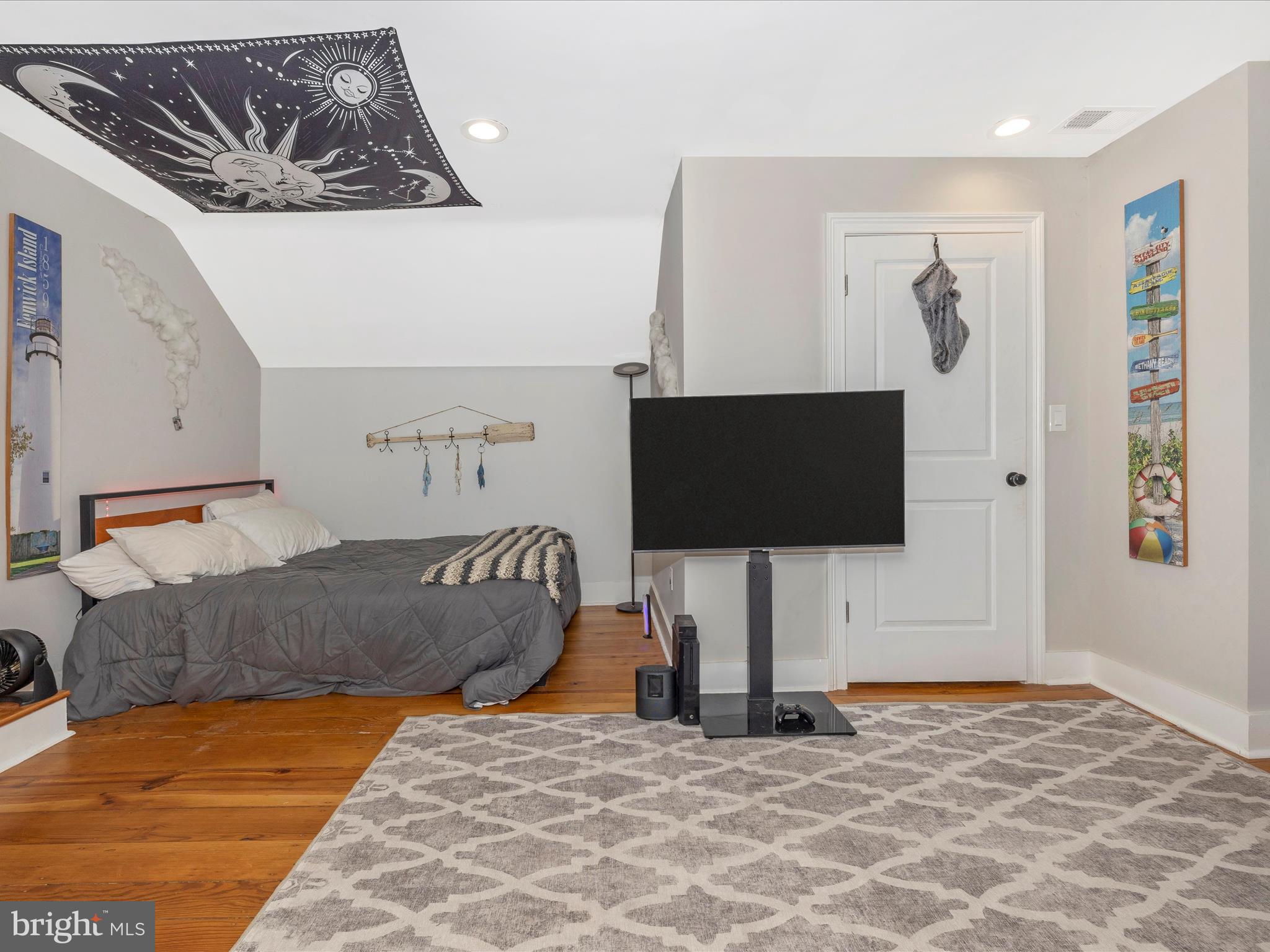 MIDDLETOWN - Residential