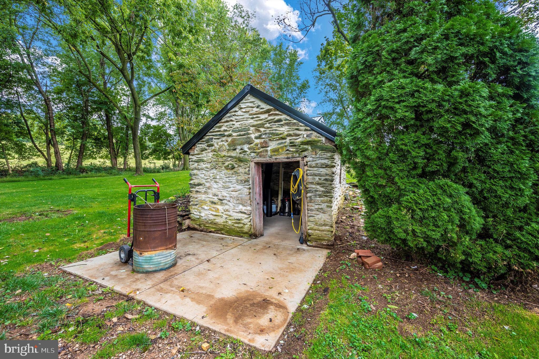 MIDDLETOWN - Residential