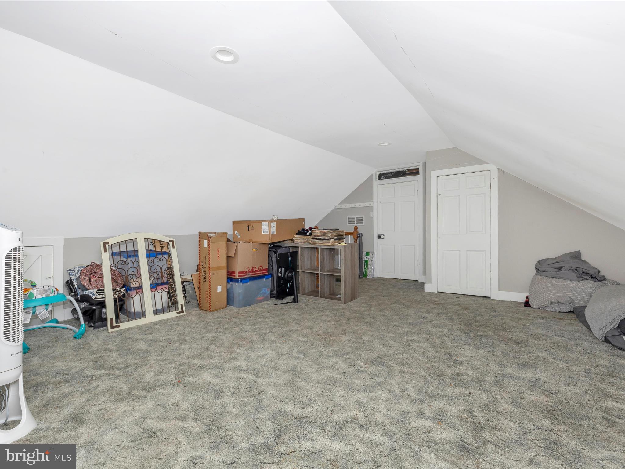 MIDDLETOWN - Residential