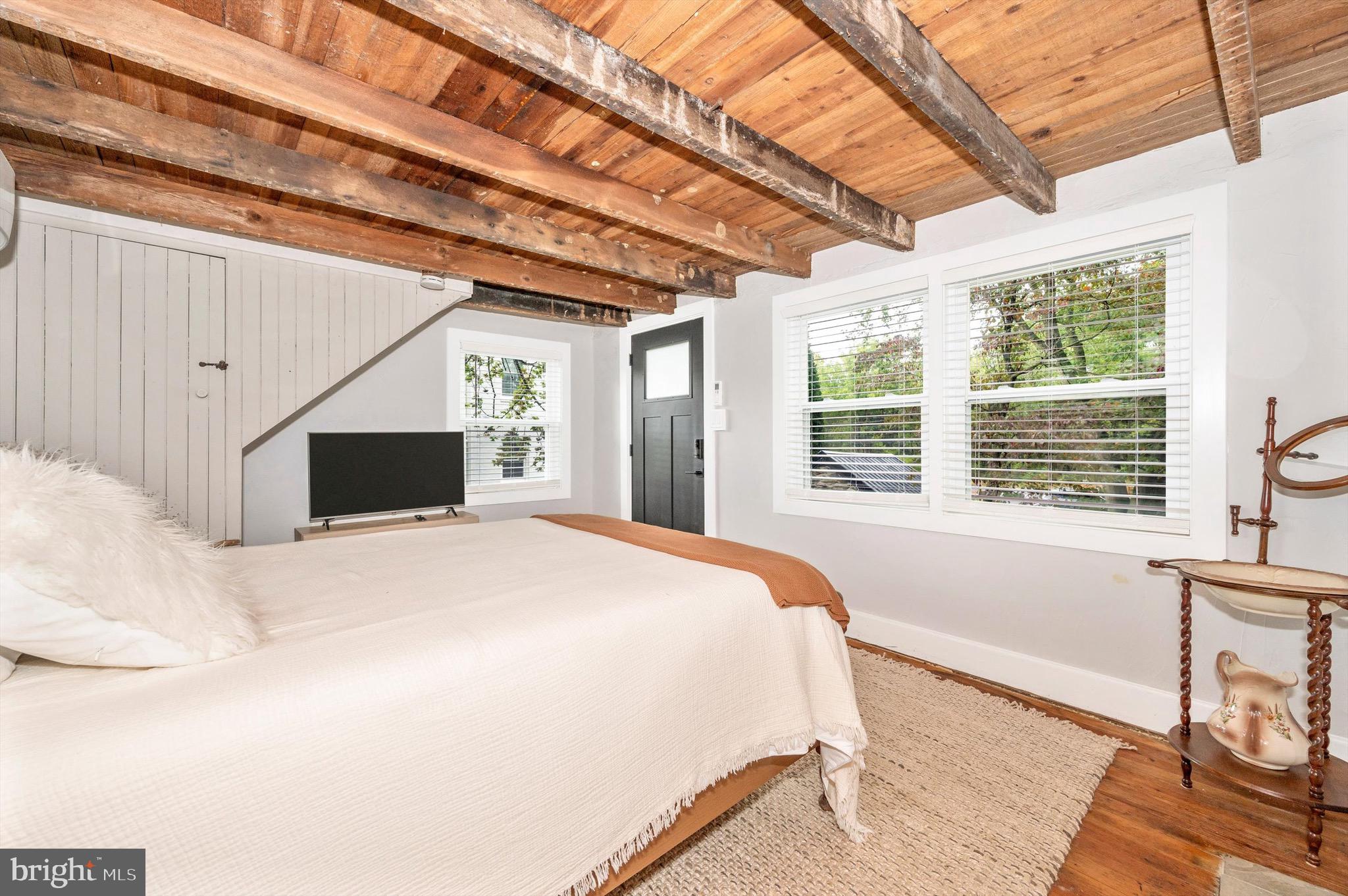 MIDDLETOWN - Residential