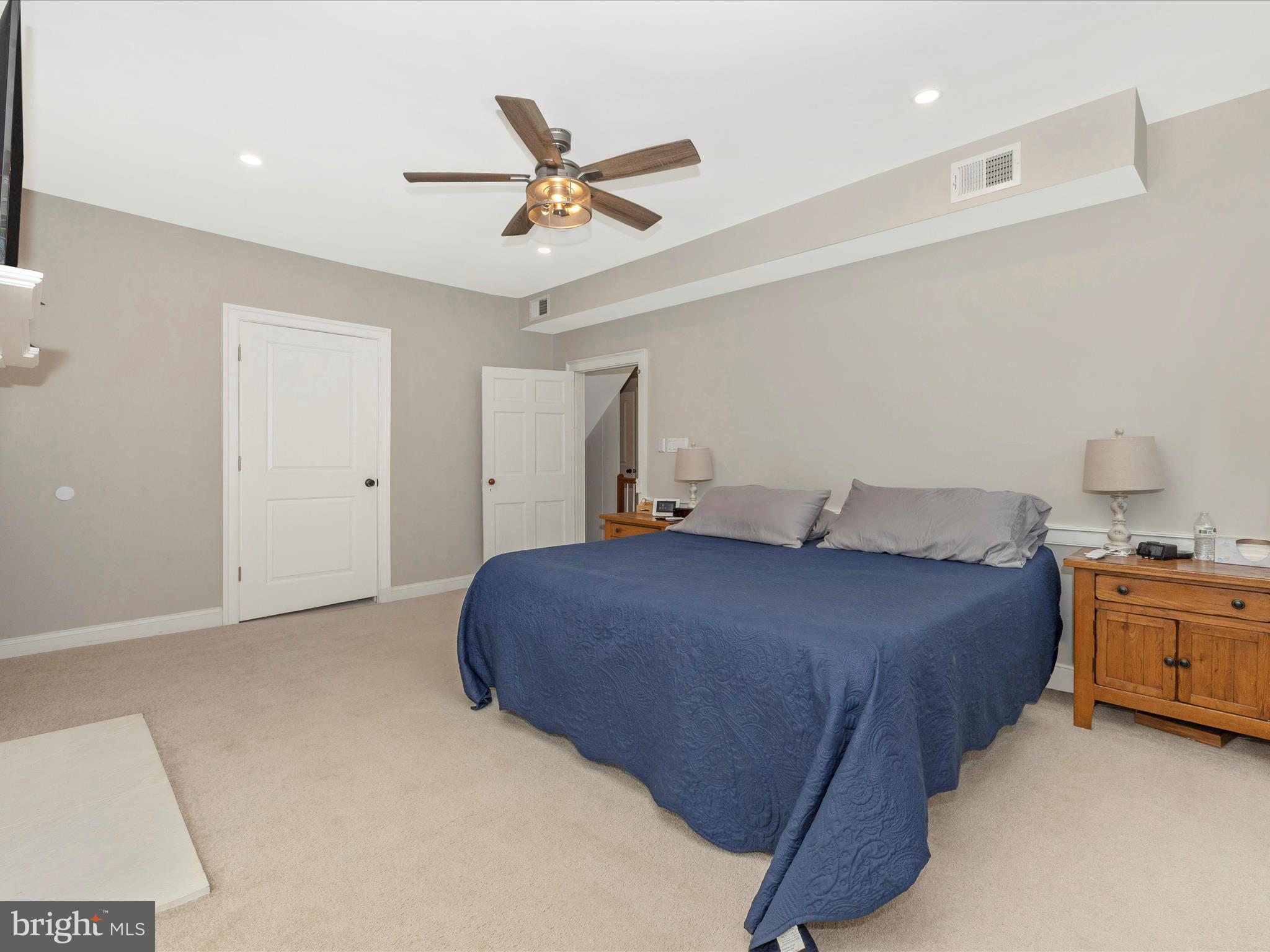 MIDDLETOWN - Residential