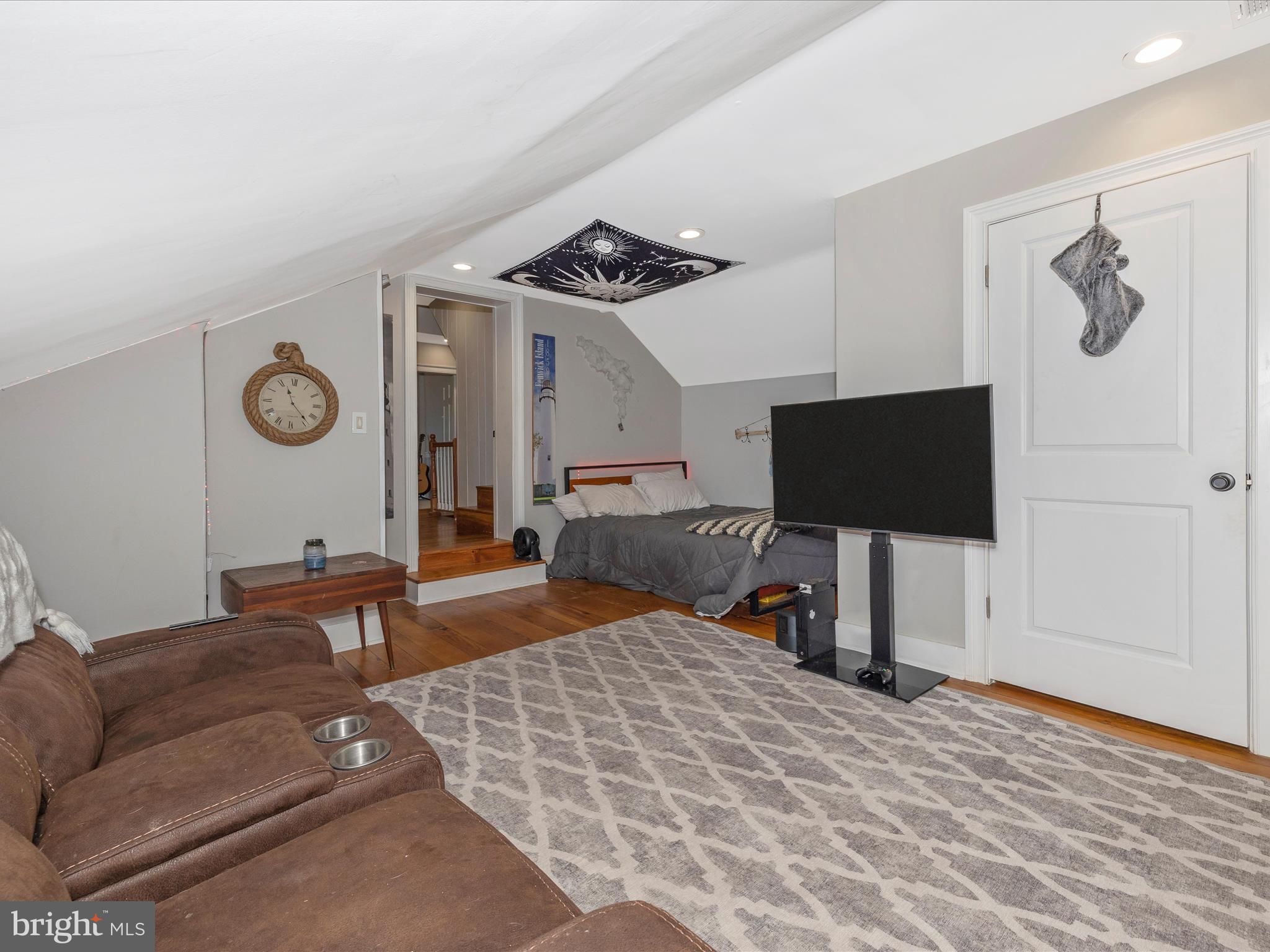 MIDDLETOWN - Residential